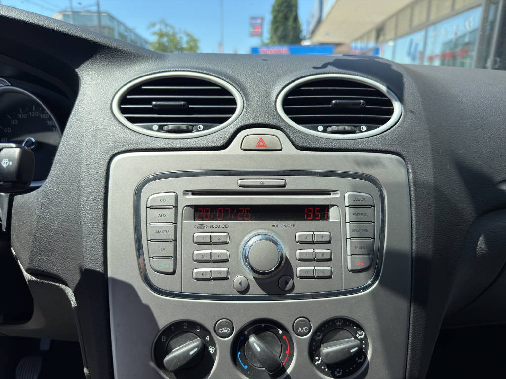 FORD Focus 1.8i 16V Carving-image-16