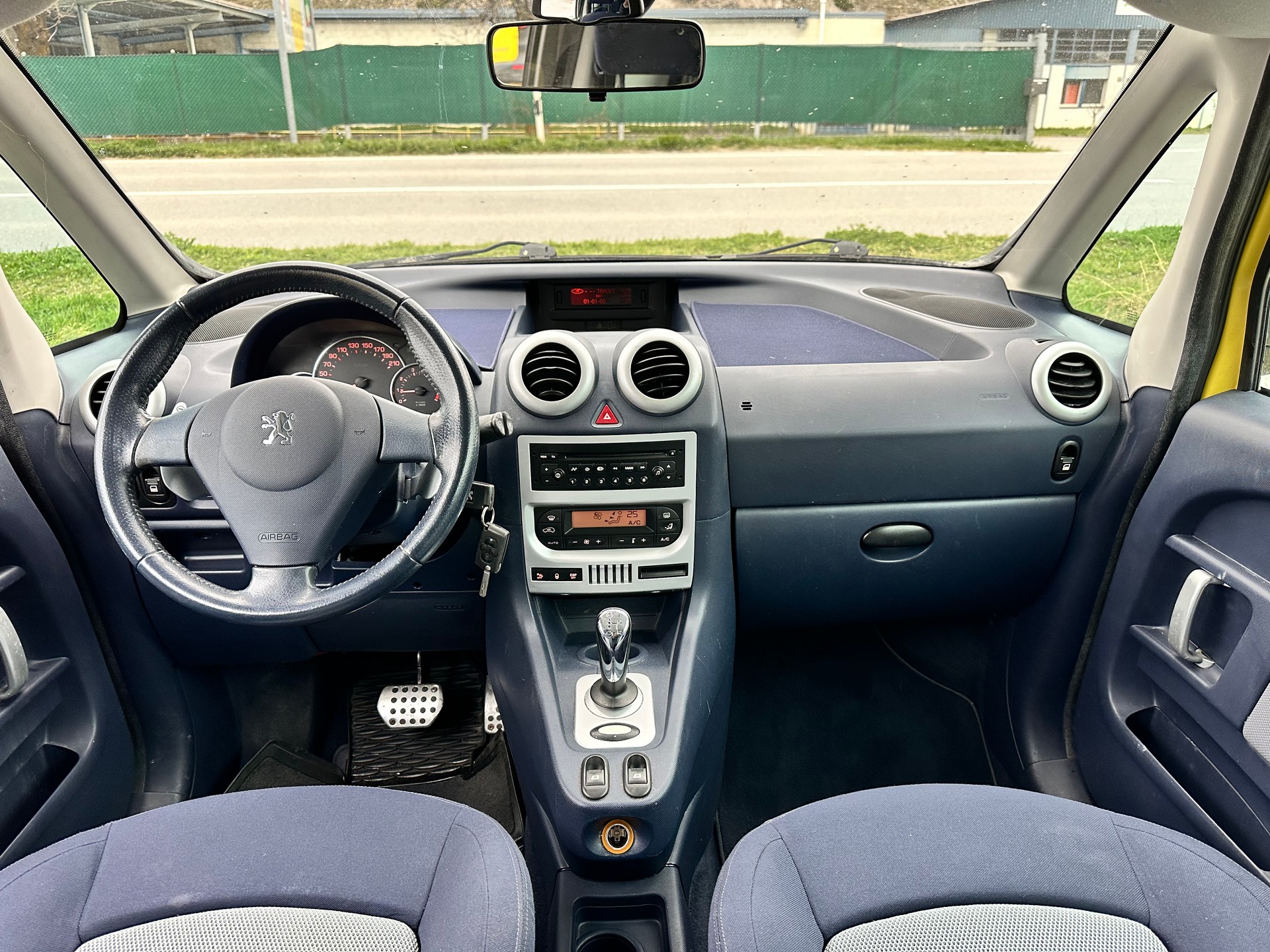 PEUGEOT 1007 1.6 Sport(y) 2-Tronic-image-10