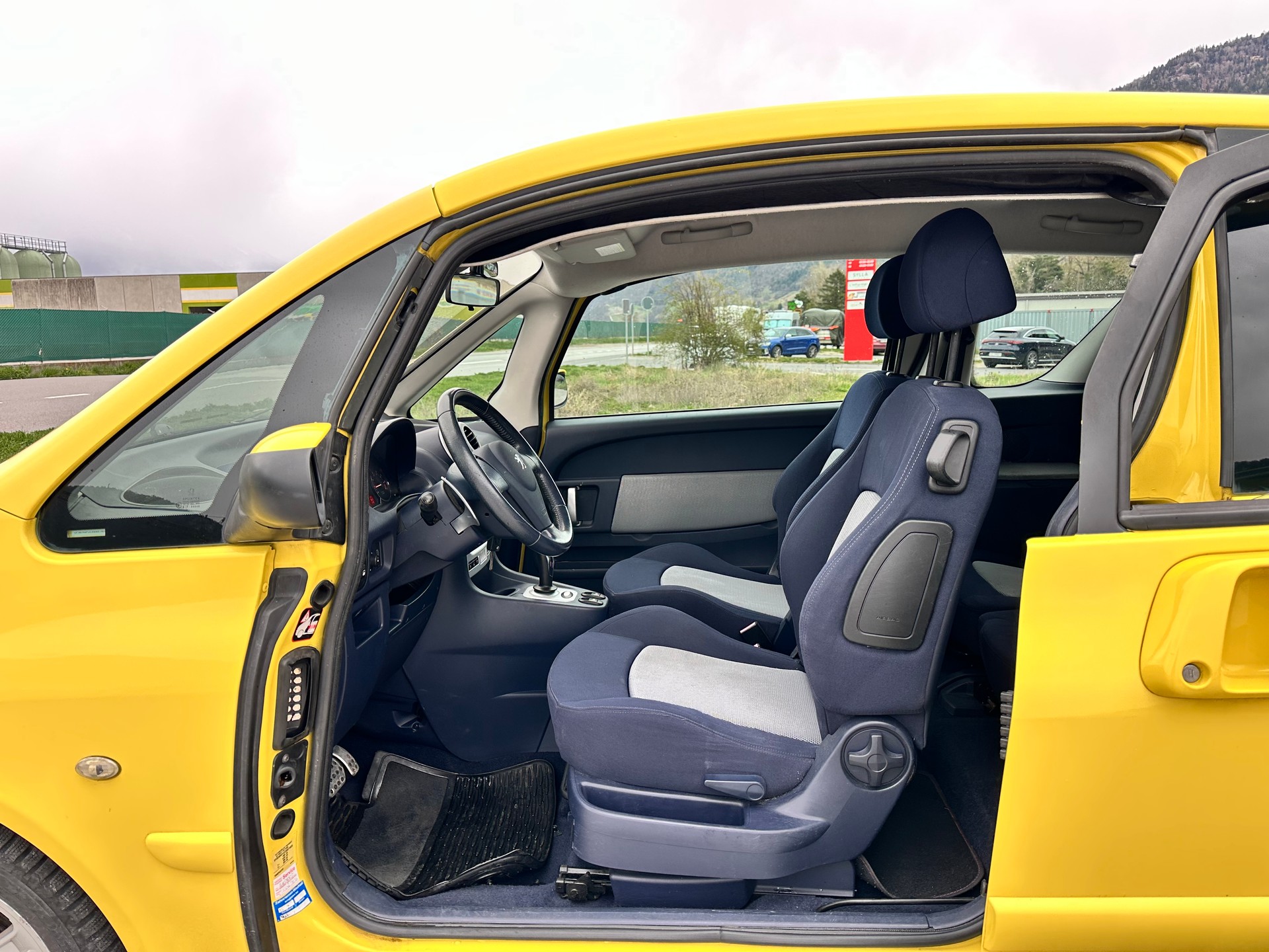 PEUGEOT 1007 1.6 Sport(y) 2-Tronic-image-8
