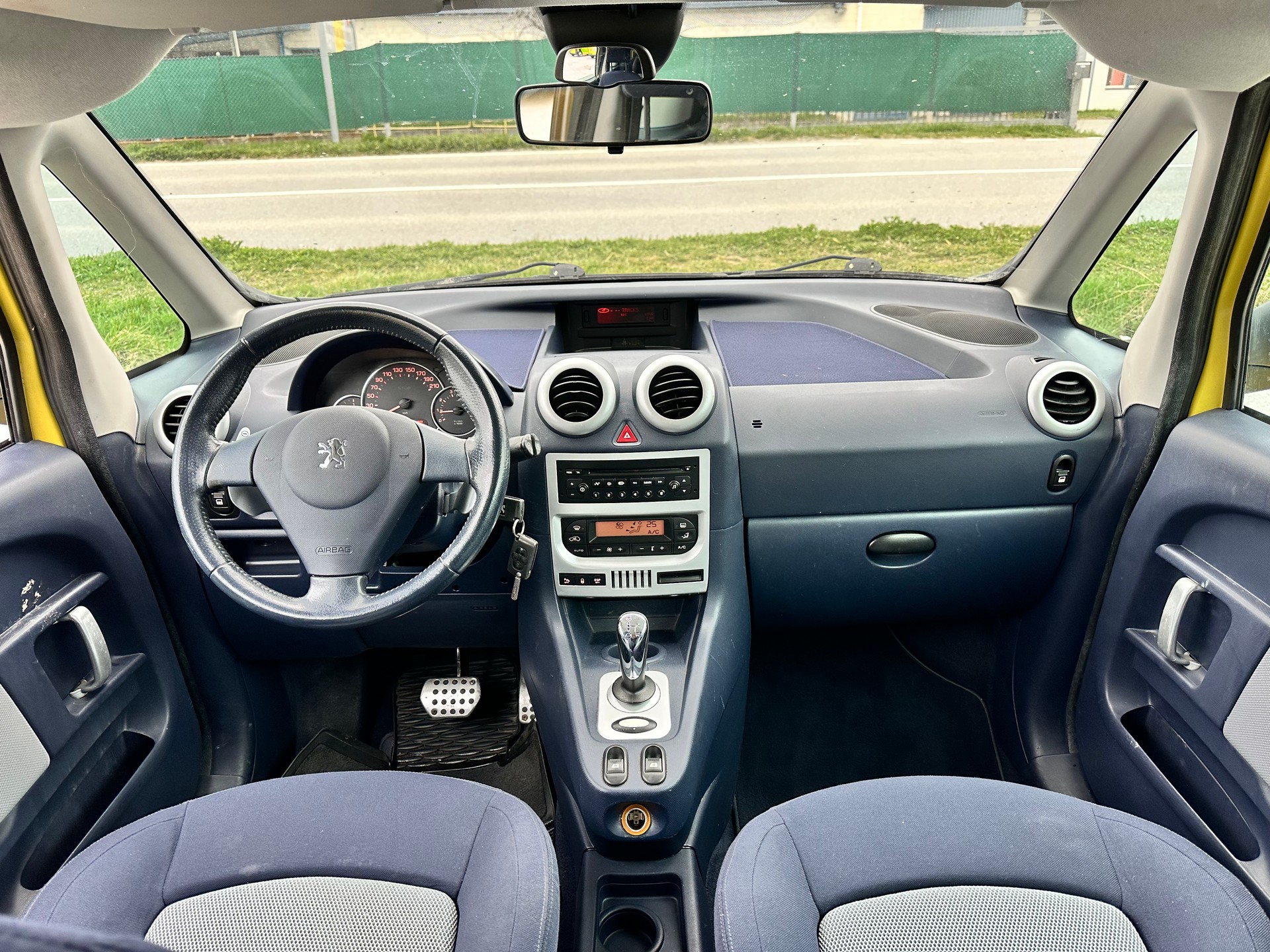 PEUGEOT 1007 1.6 Sport(y) 2-Tronic-image-11