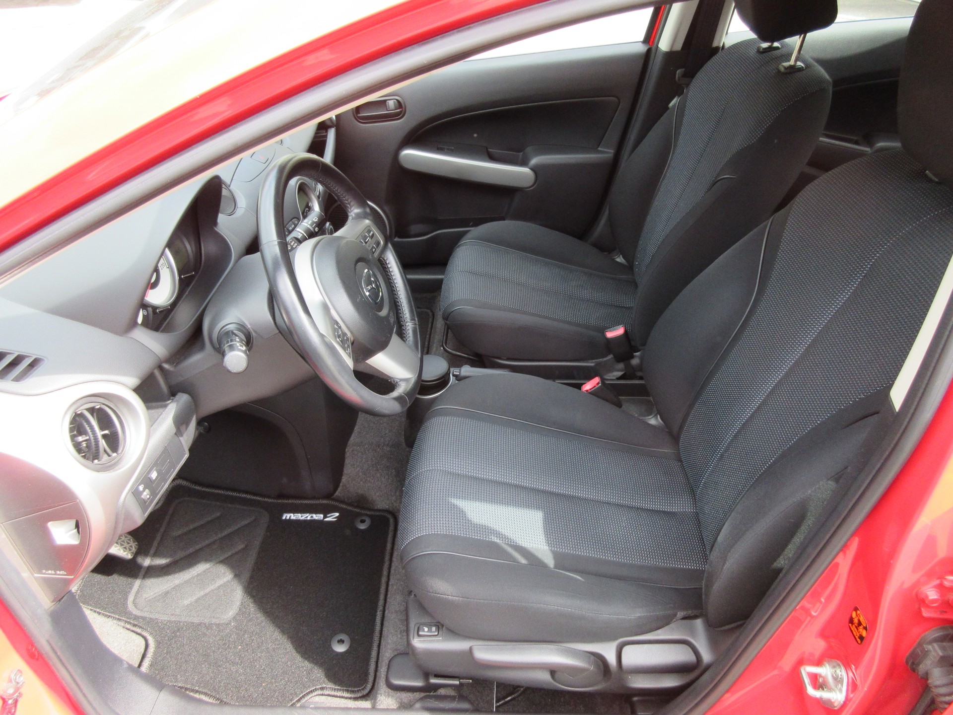 MAZDA 2 1.5i 16V Sport-image-8