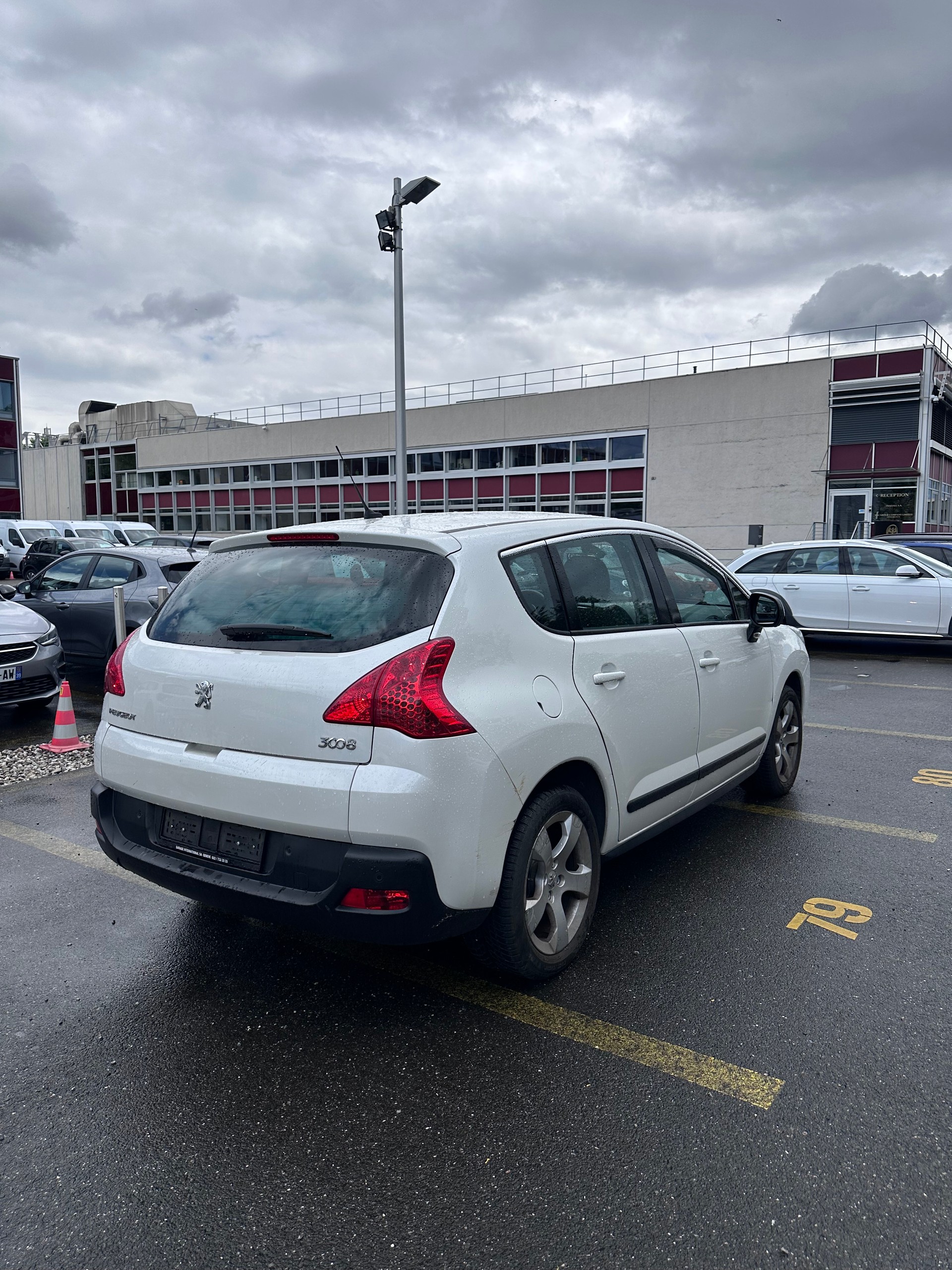 PEUGEOT 3008 1.6 16V T Platinum-image-3