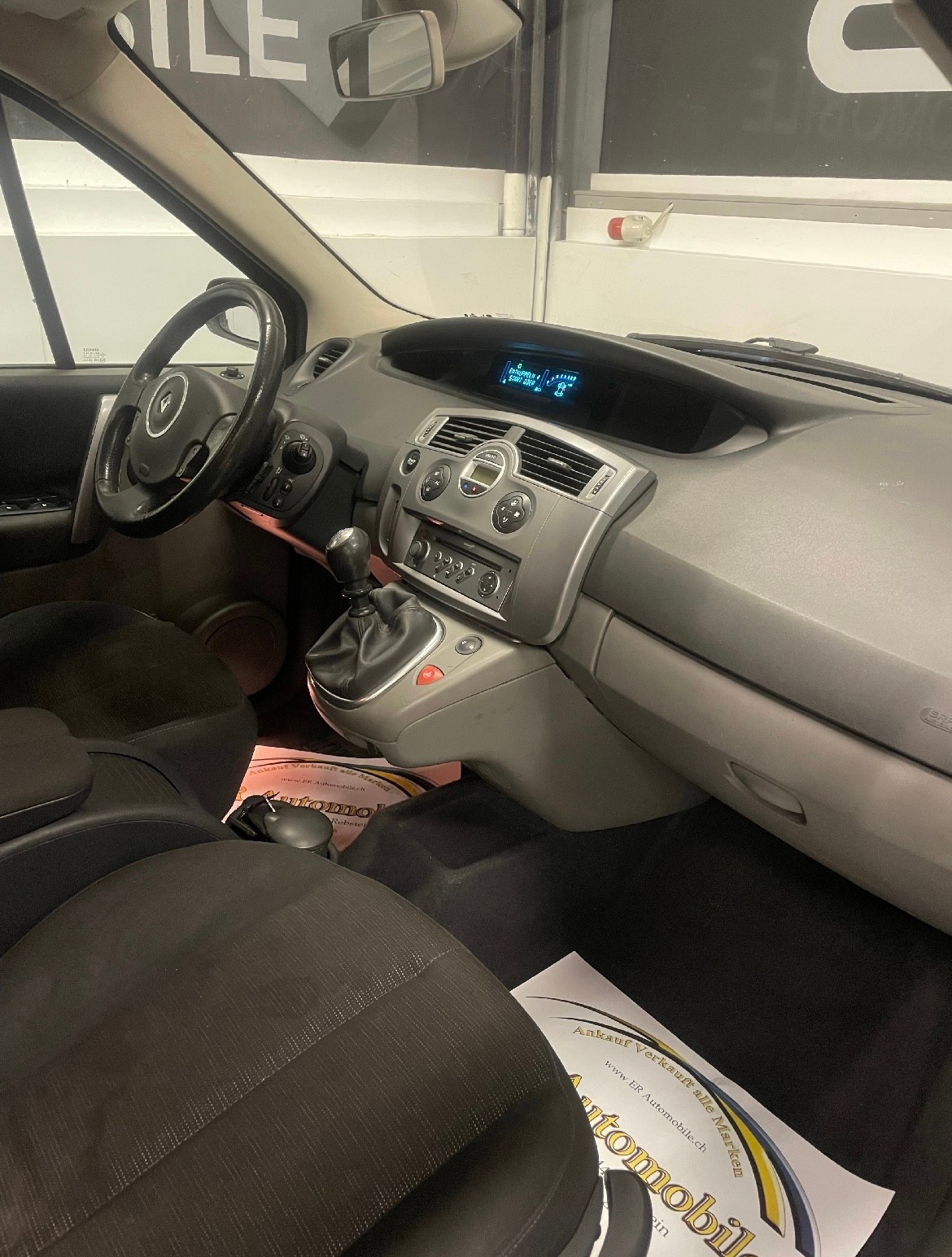 RENAULT Scénic 2.0 16V Dynamique-image-9