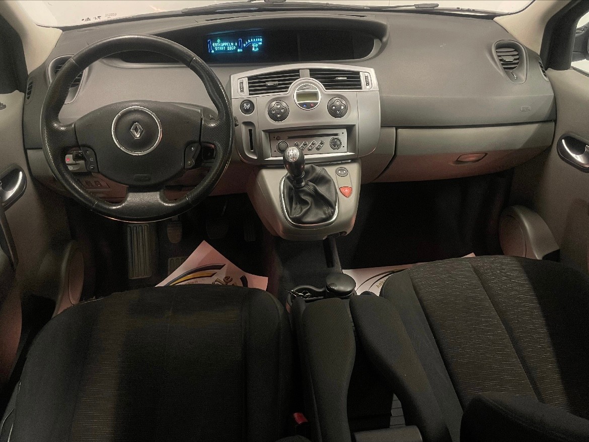 RENAULT Scénic 2.0 16V Dynamique-image-8