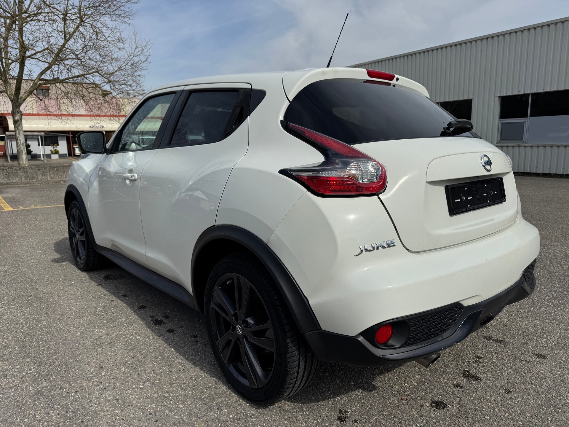 NISSAN Juke 1.6 DIG-T tekna 4x4 Xtronic M-CVT-image-4