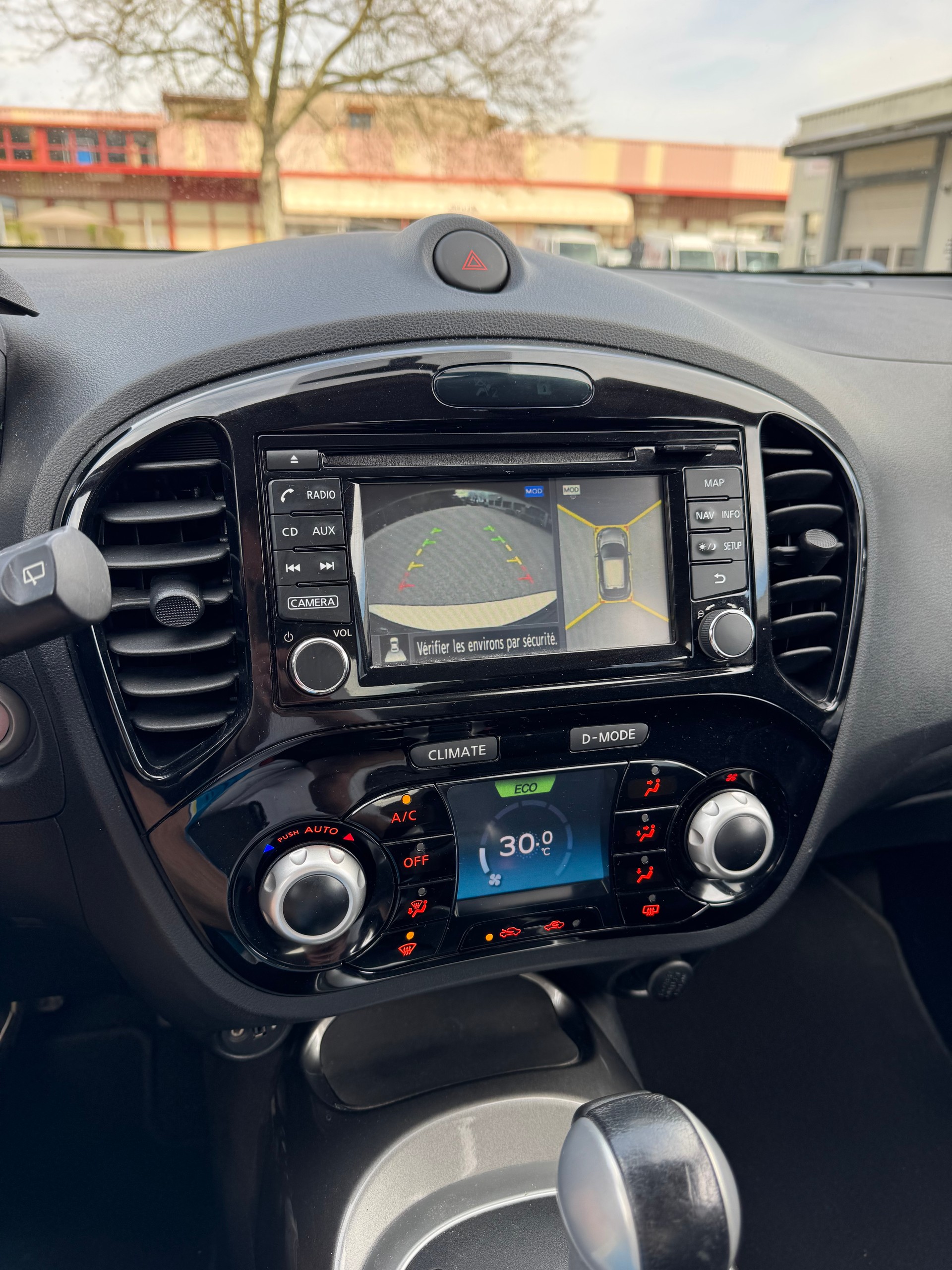 NISSAN Juke 1.6 DIG-T tekna 4x4 Xtronic M-CVT-image-10