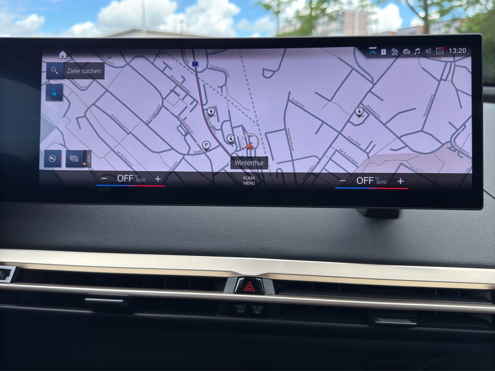 BMW iX xDrive40-image-13