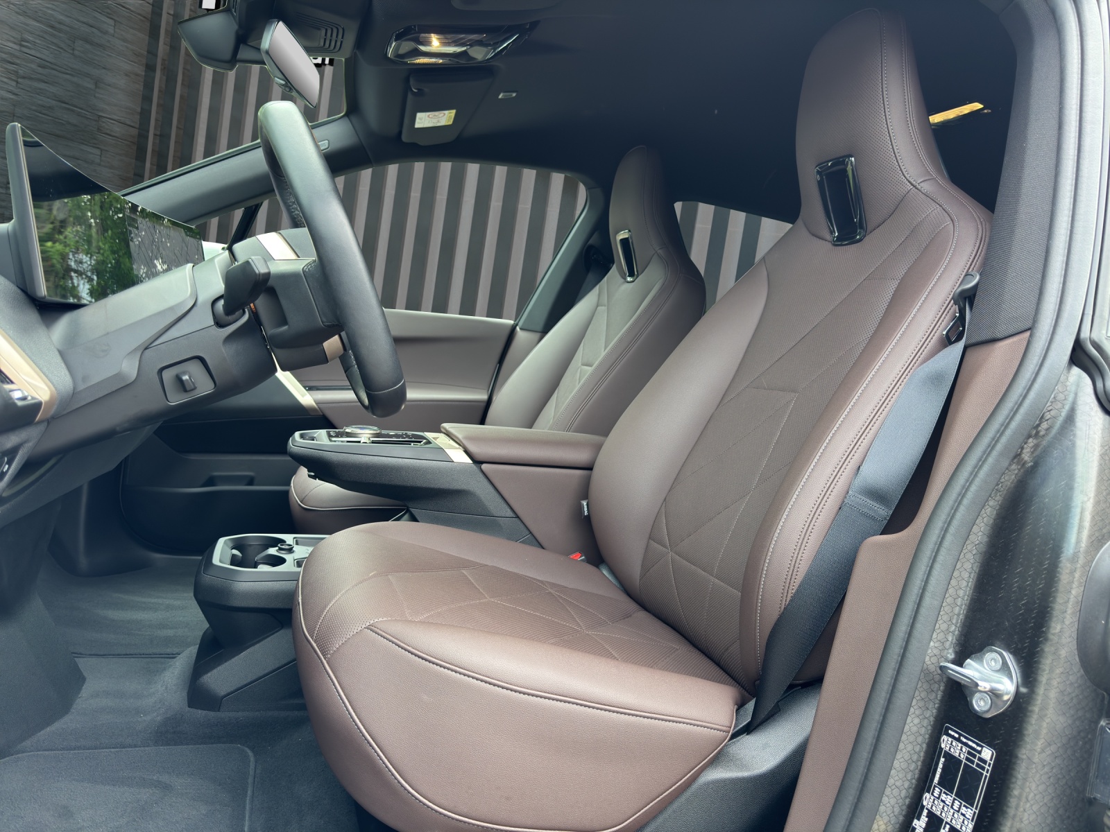 BMW iX xDrive40-image-18