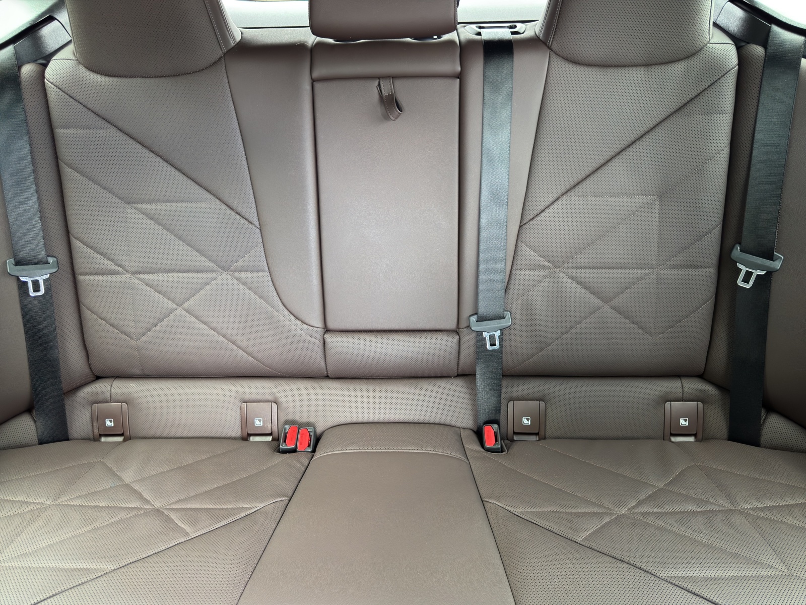 BMW iX xDrive40-image-21