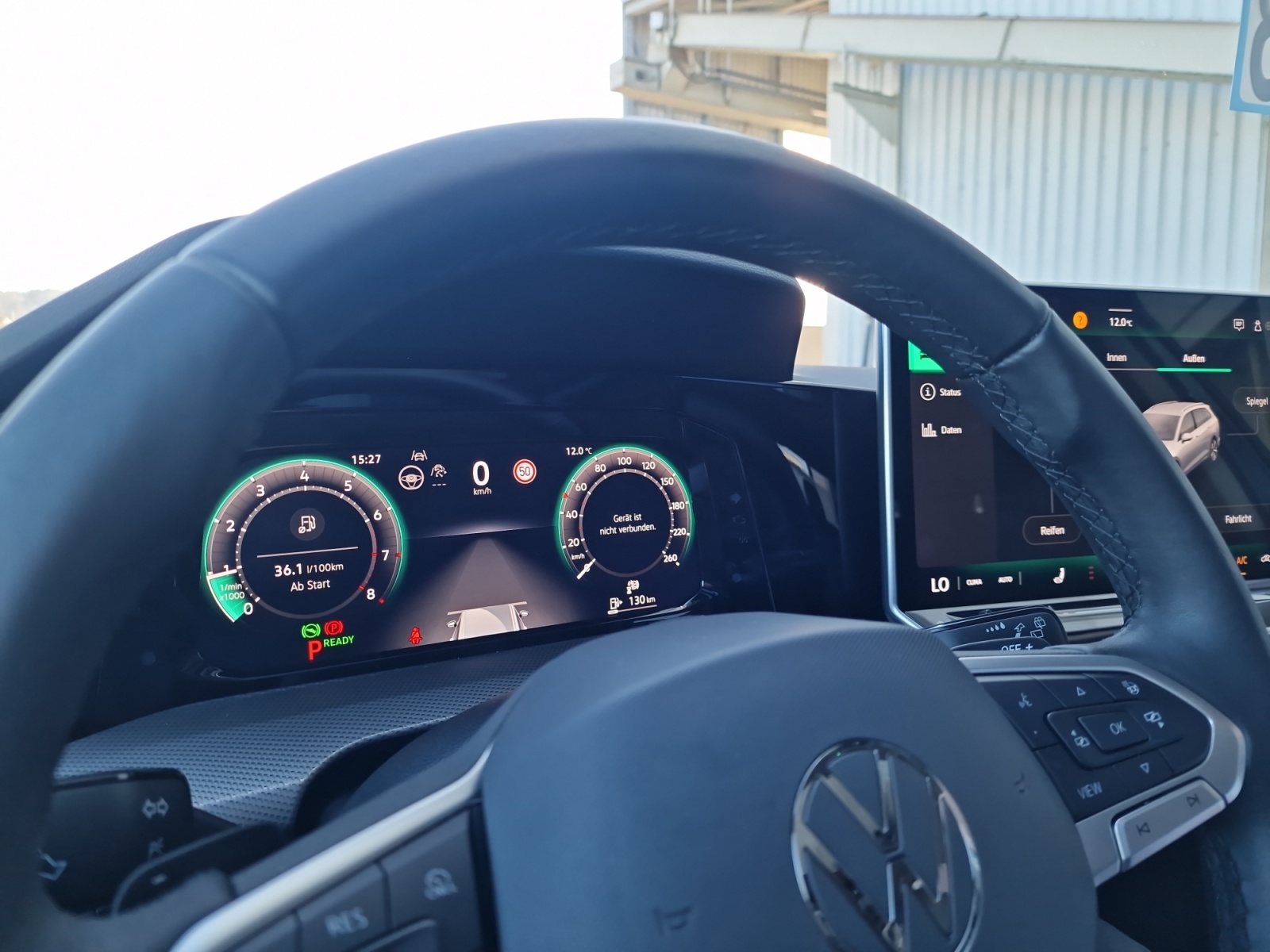 VW Golf Variant 1.5 eTSI mHEV Style DSG Panorama-image-15