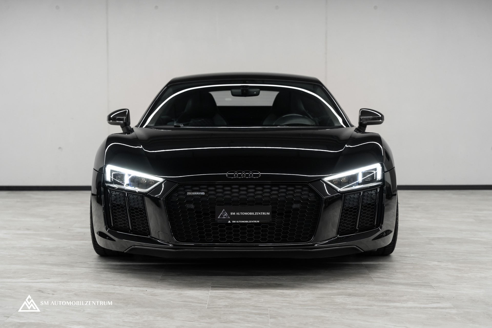 AUDI R8 Coupé 5.2 FSI V10 plus quattro S-Tronic-image-1