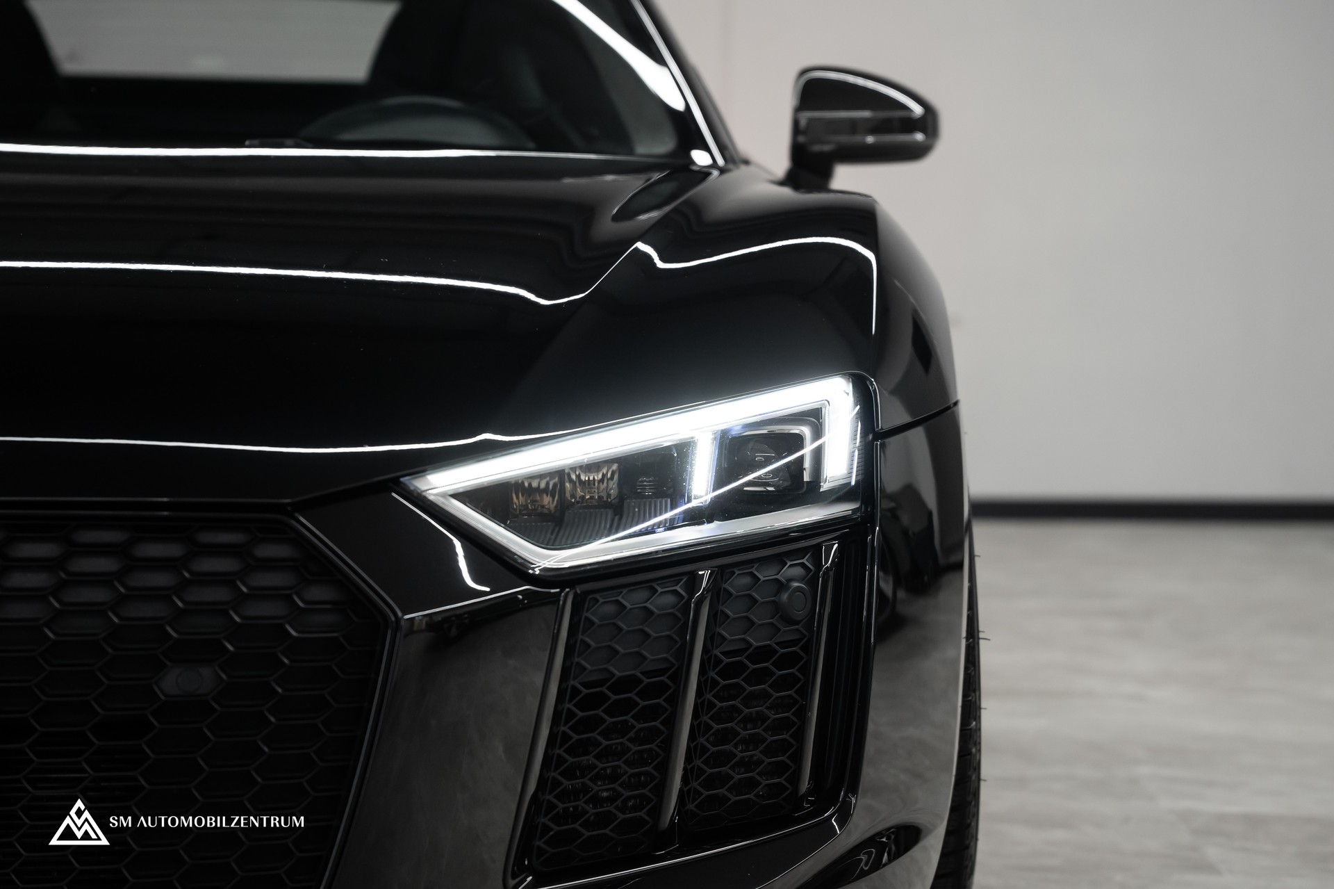 AUDI R8 Coupé 5.2 FSI V10 plus quattro S-Tronic-image-2