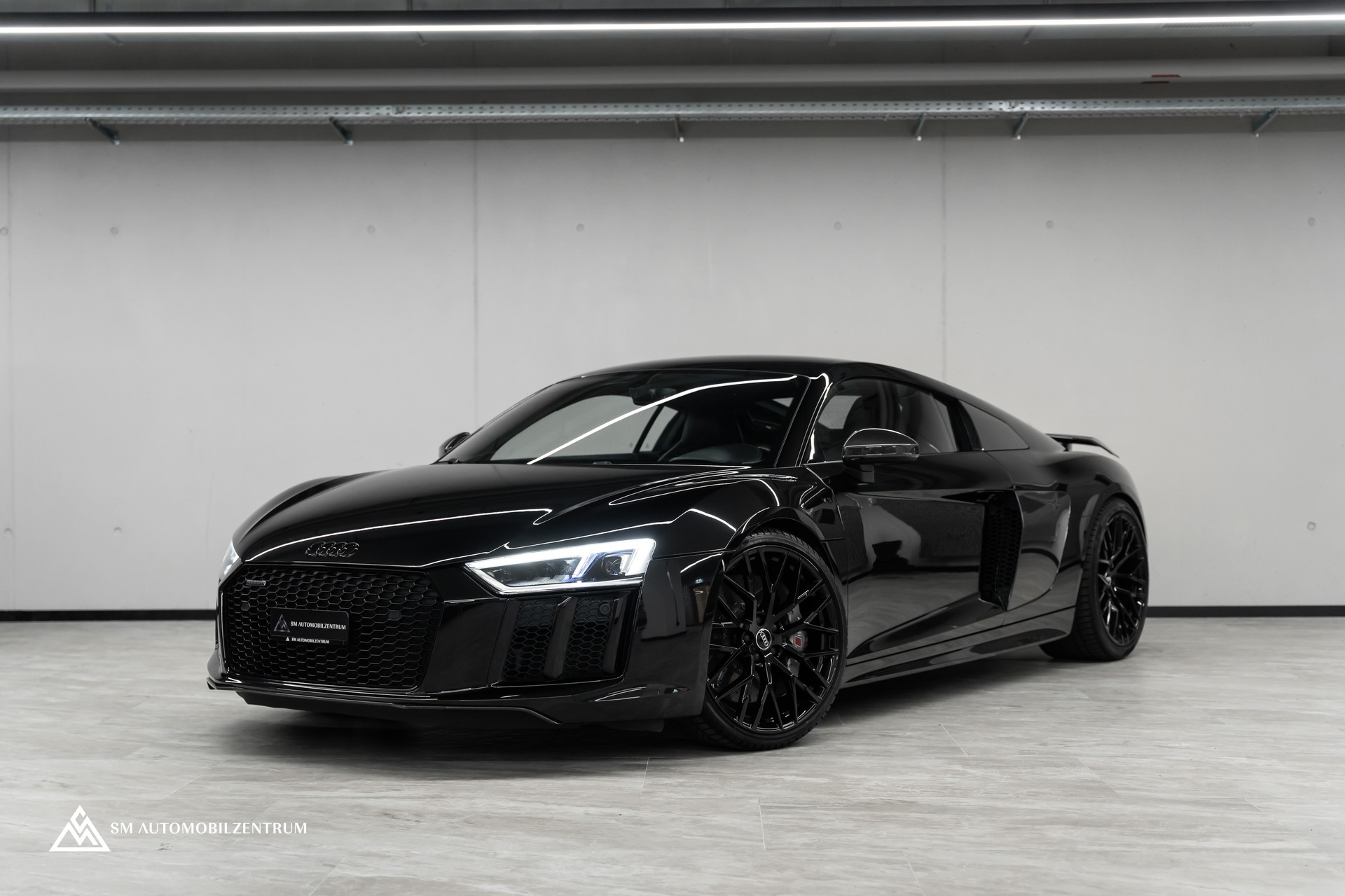AUDI R8 Coupé 5.2 FSI V10 plus quattro S-Tronic-image-0