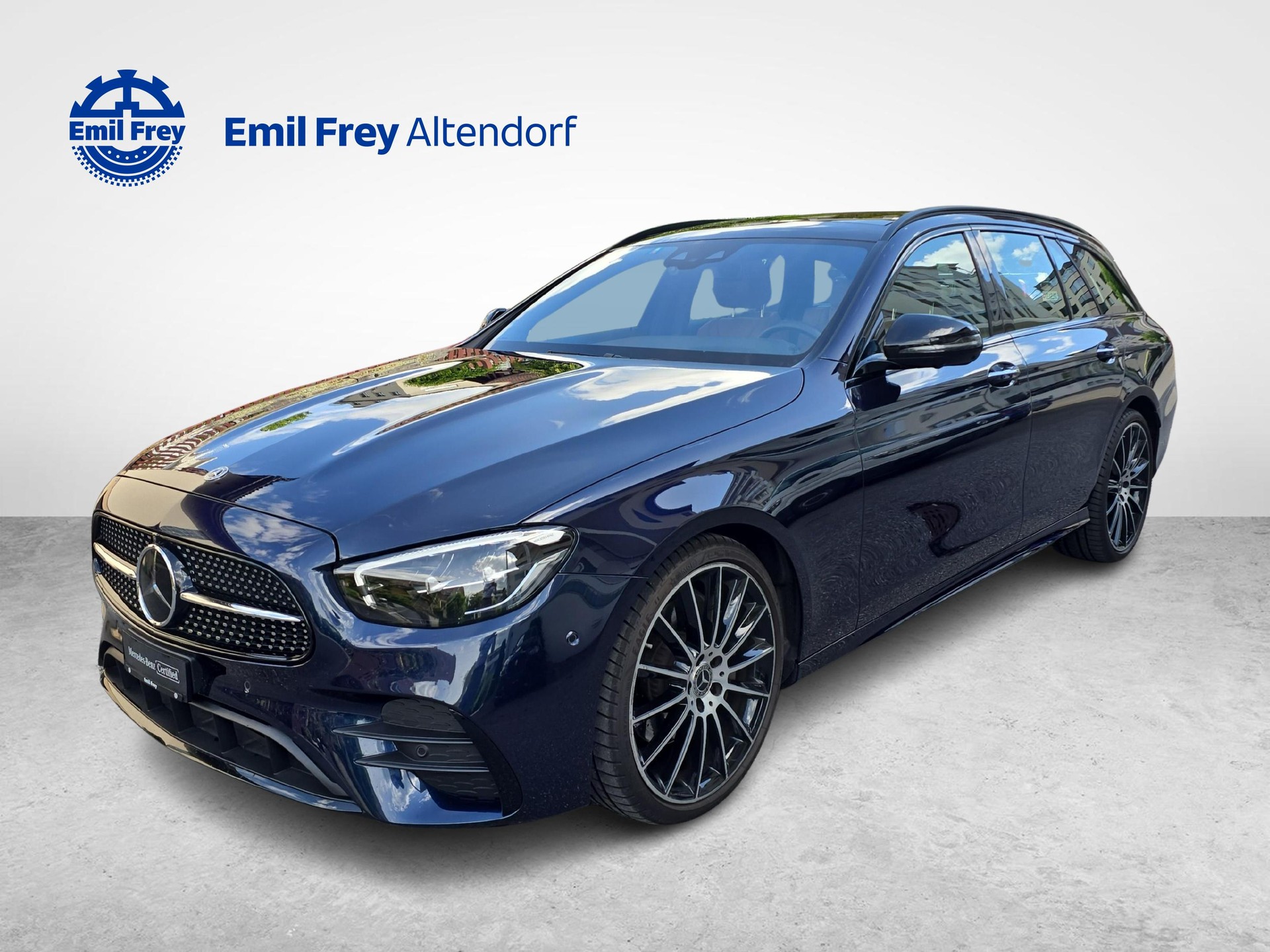MERCEDES-BENZ E 220 d AMG Line 4matic Kombi-image-0