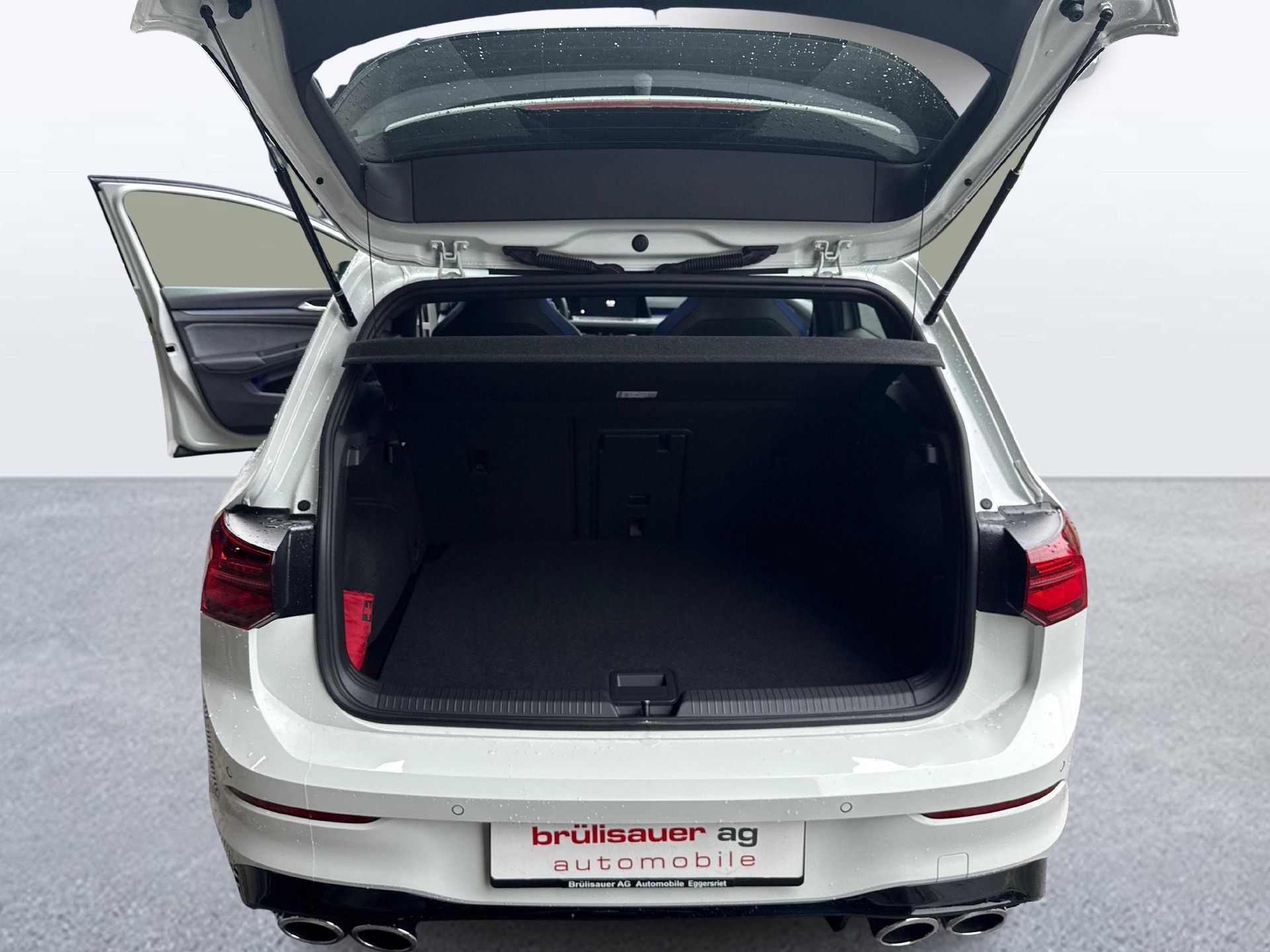 VW Golf VIII 2.0 TSI R DSG 4motion-image-11