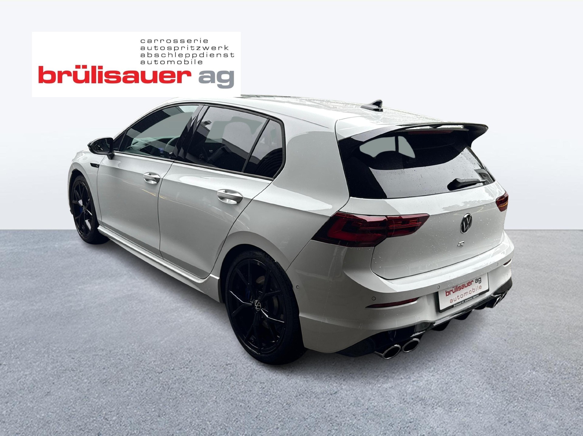 VW Golf VIII 2.0 TSI R DSG 4motion-image-2
