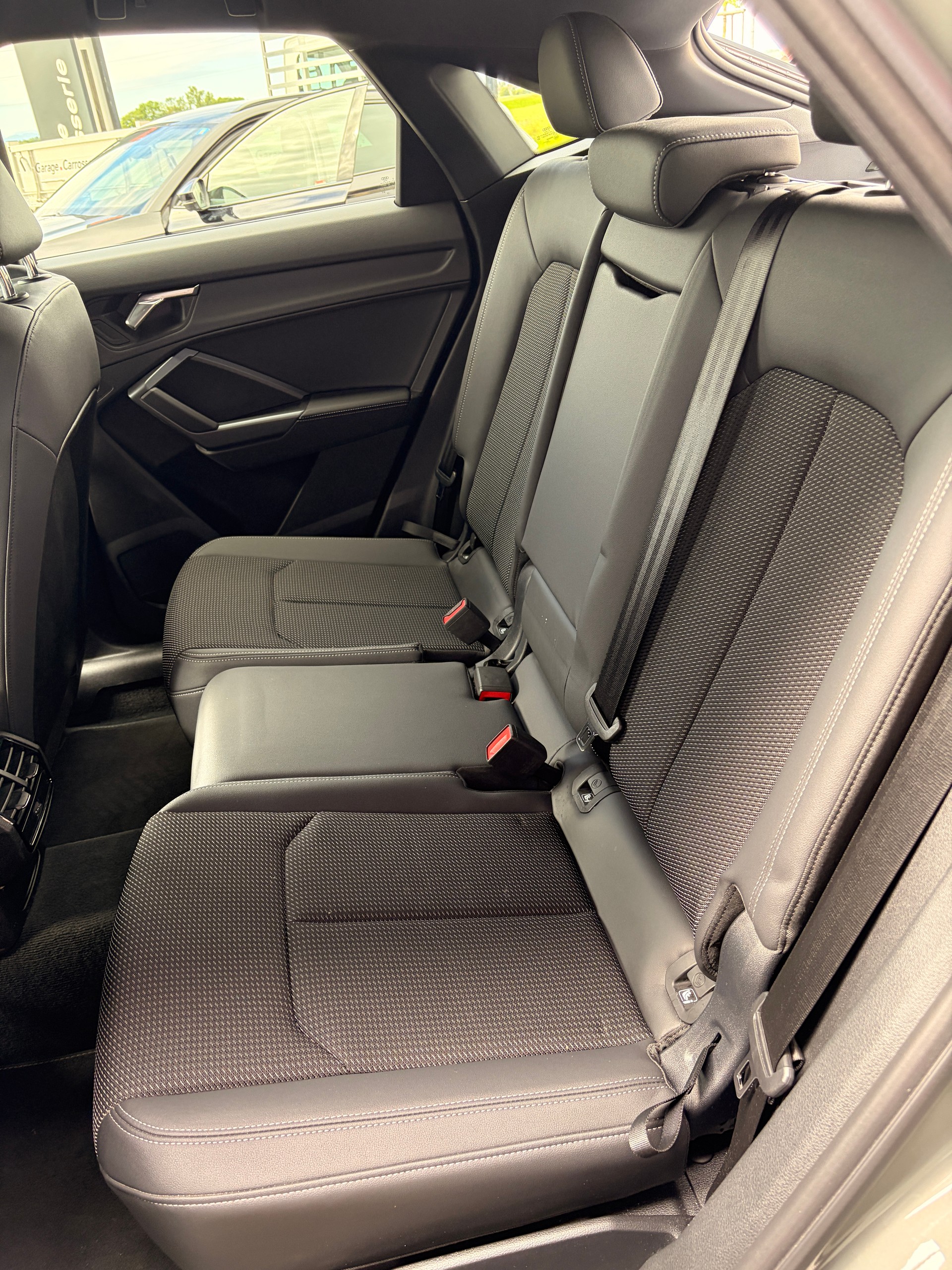 AUDI Q3 Sportback 35 TFSI Attraction S-tronic-image-6