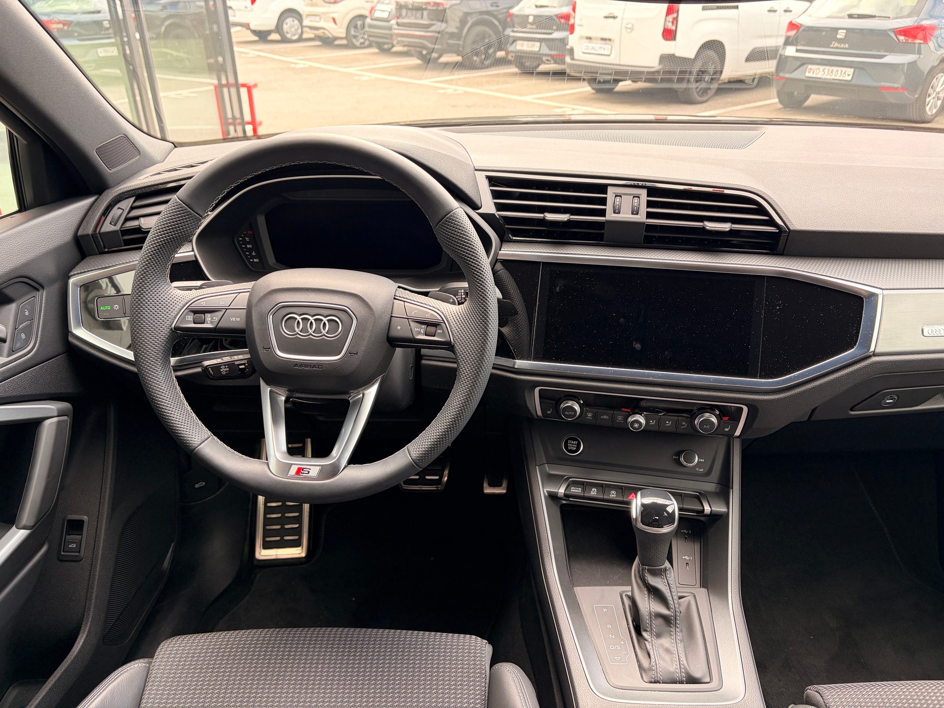AUDI Q3 Sportback 35 TFSI Attraction S-tronic-image-7