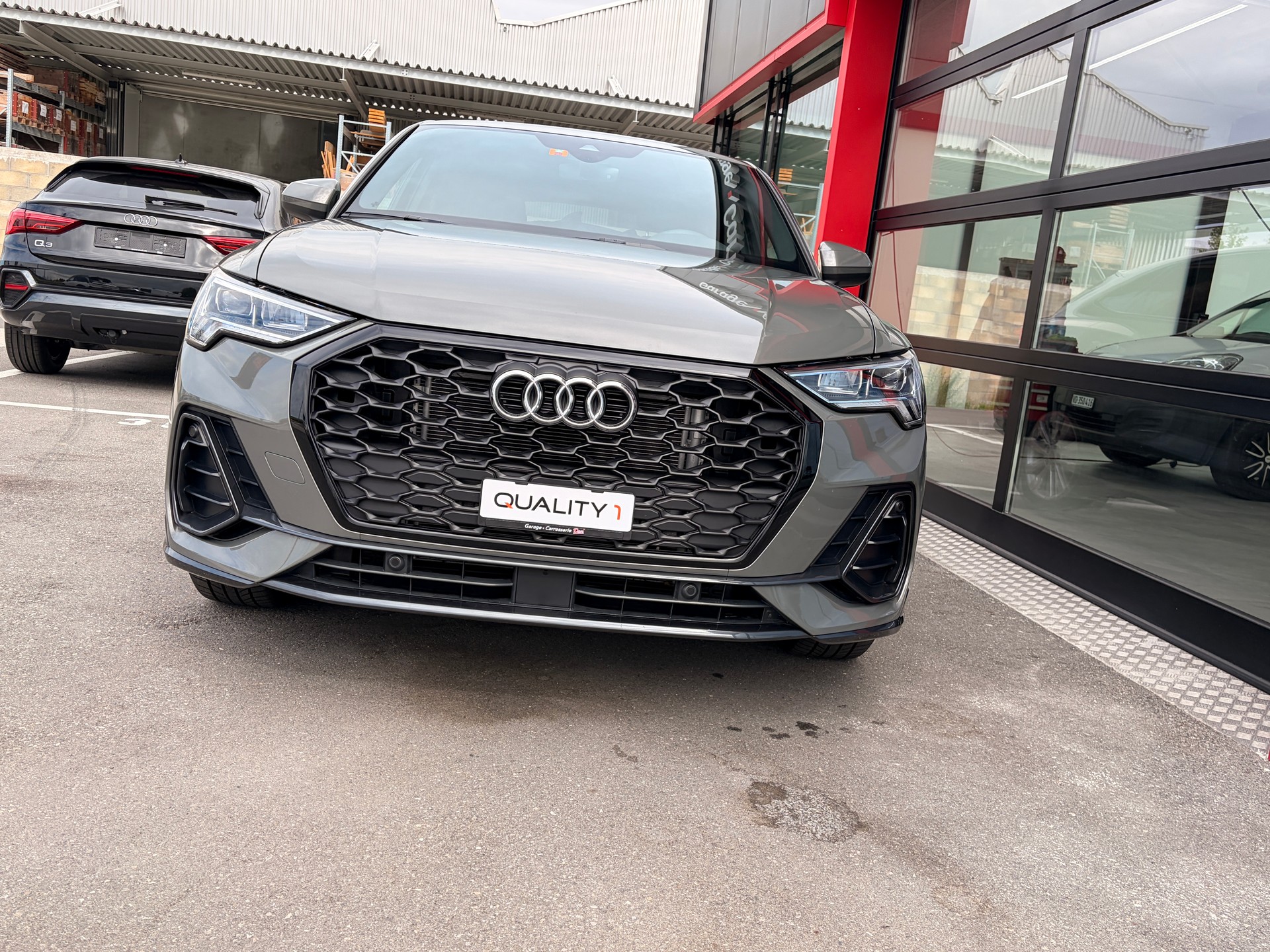 AUDI Q3 Sportback 35 TFSI Attraction S-tronic-image-2