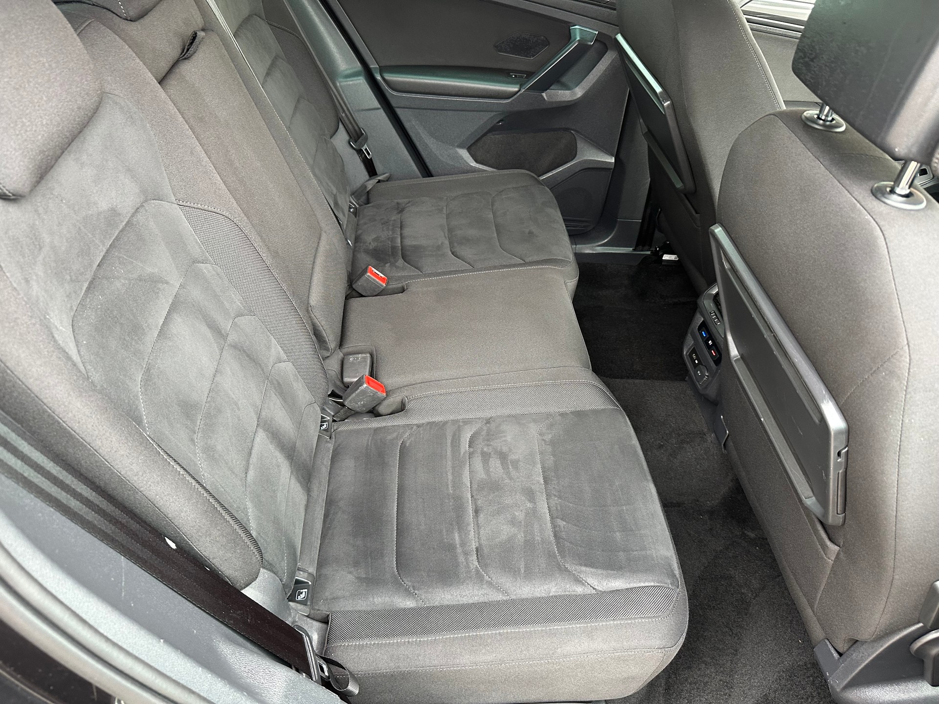 VW Tiguan 2.0 TDI SCR Highline 4Motion DSG-image-9