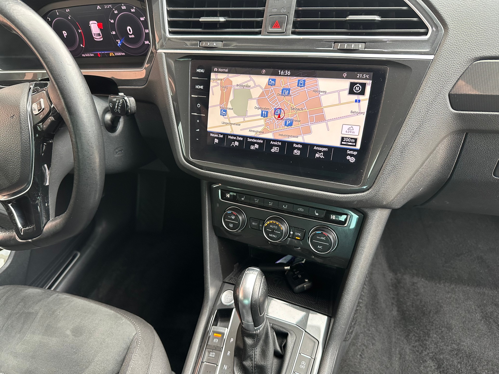 VW Tiguan 2.0 TDI SCR Highline 4Motion DSG-image-6