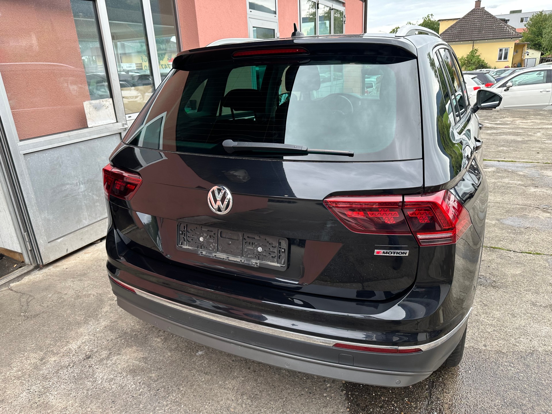 VW Tiguan 2.0 TDI SCR Highline 4Motion DSG-image-3