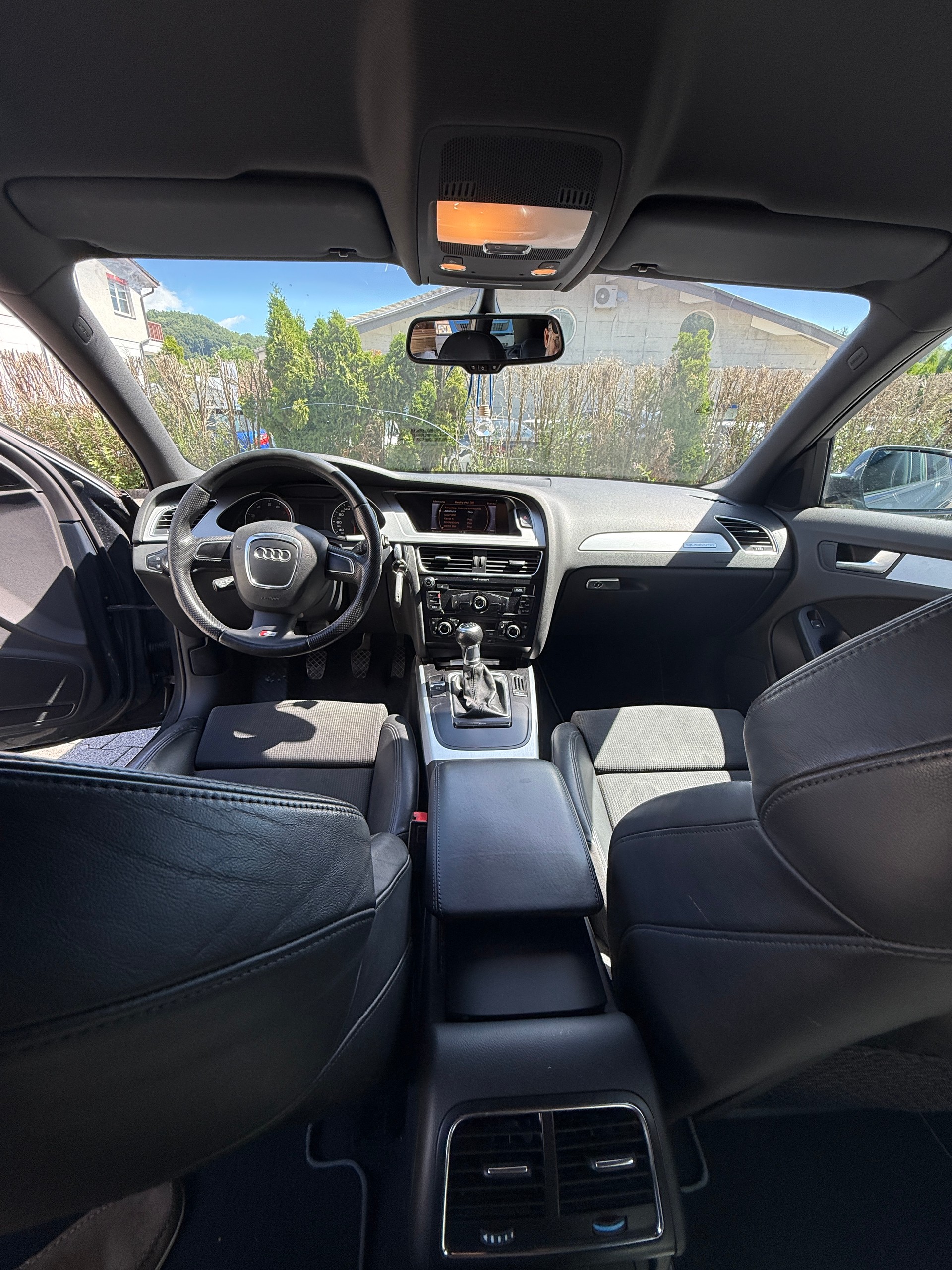 AUDI A4 Avant 2.0 TFSI quattro S-tronic-image-11