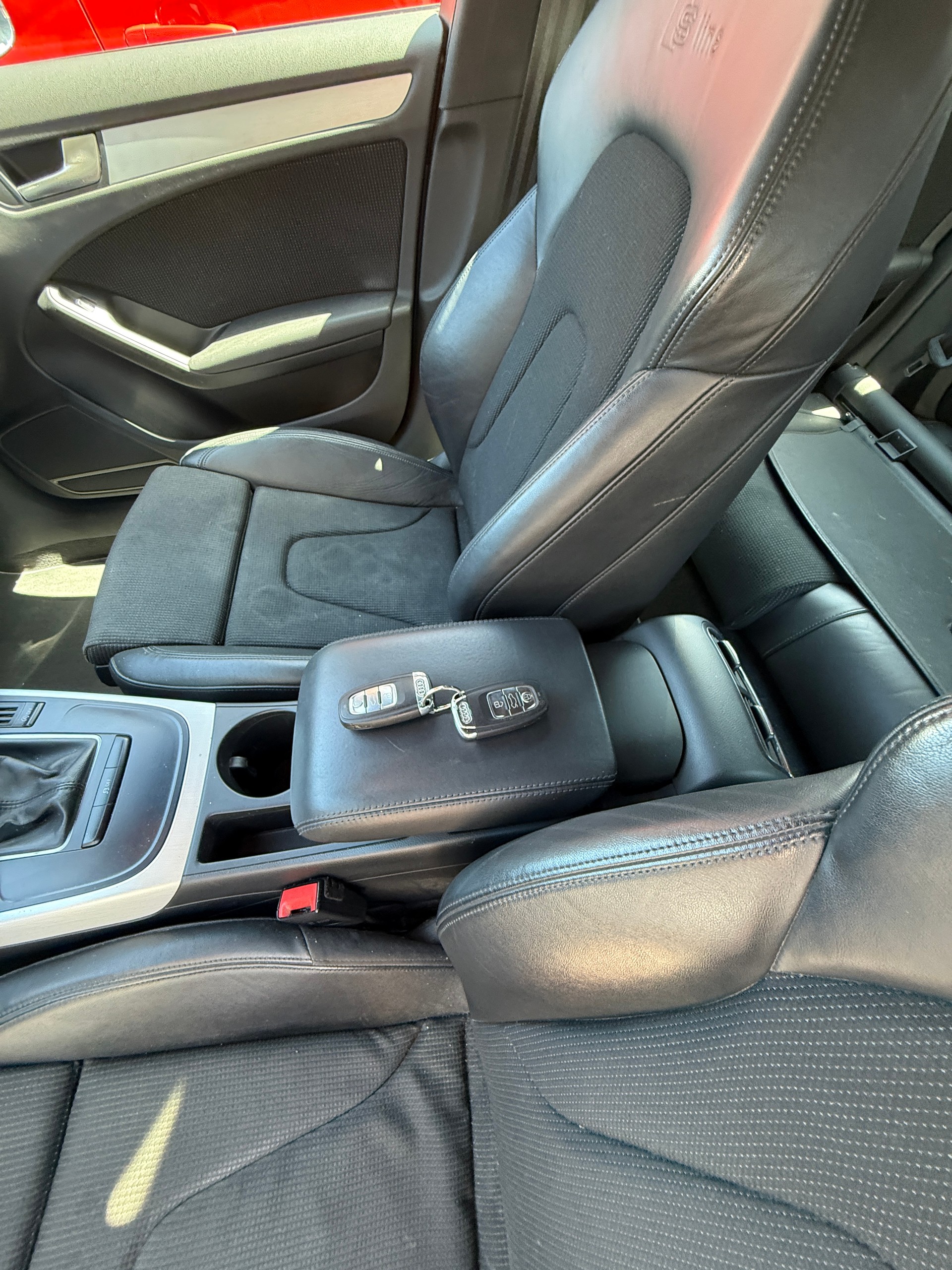 AUDI A4 Avant 2.0 TFSI quattro S-tronic-image-9