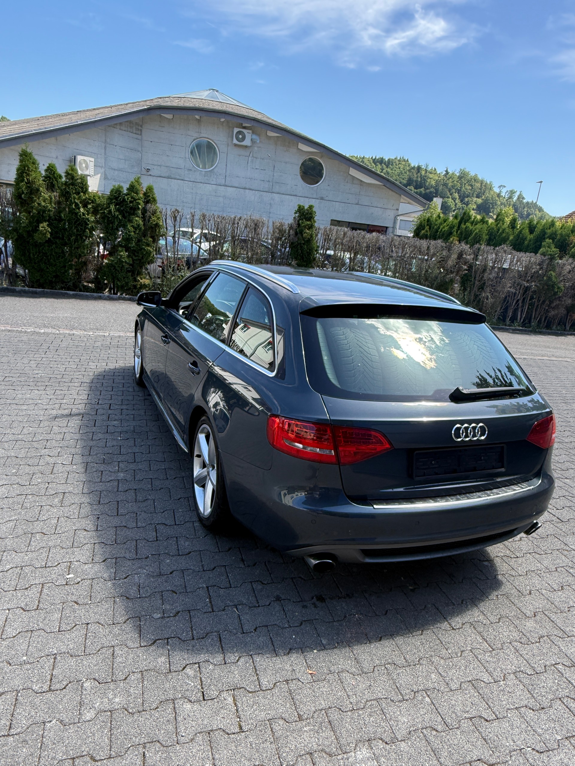 AUDI A4 Avant 2.0 TFSI quattro S-tronic-image-6