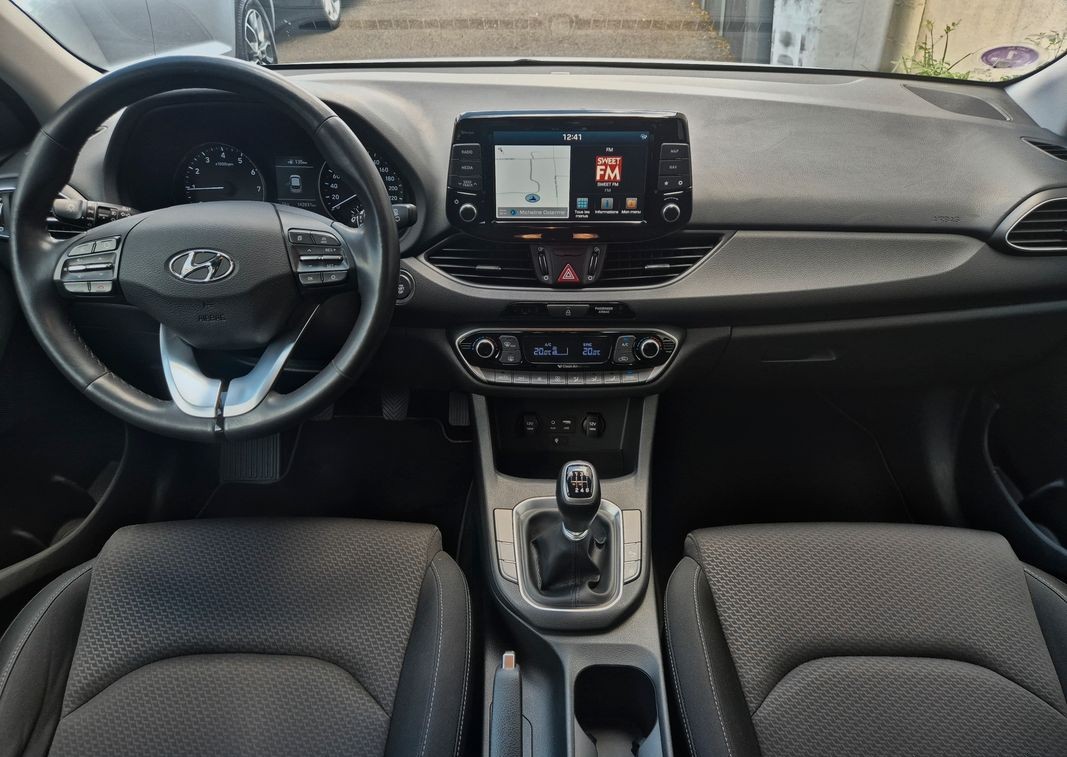 HYUNDAI i30 Wagon 1.0 T-GDi Amplia-image-1