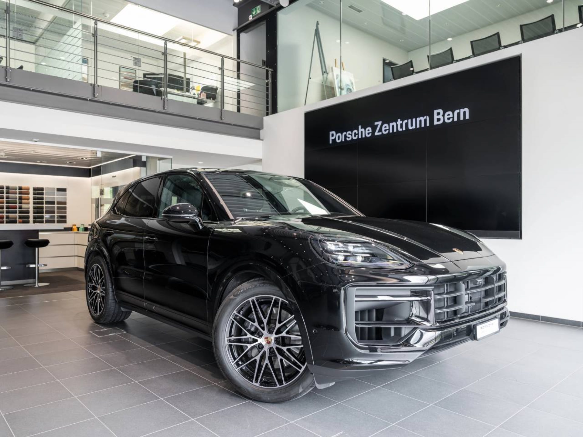 PORSCHE Cayenne E-Hybrid Black Edition-image-0