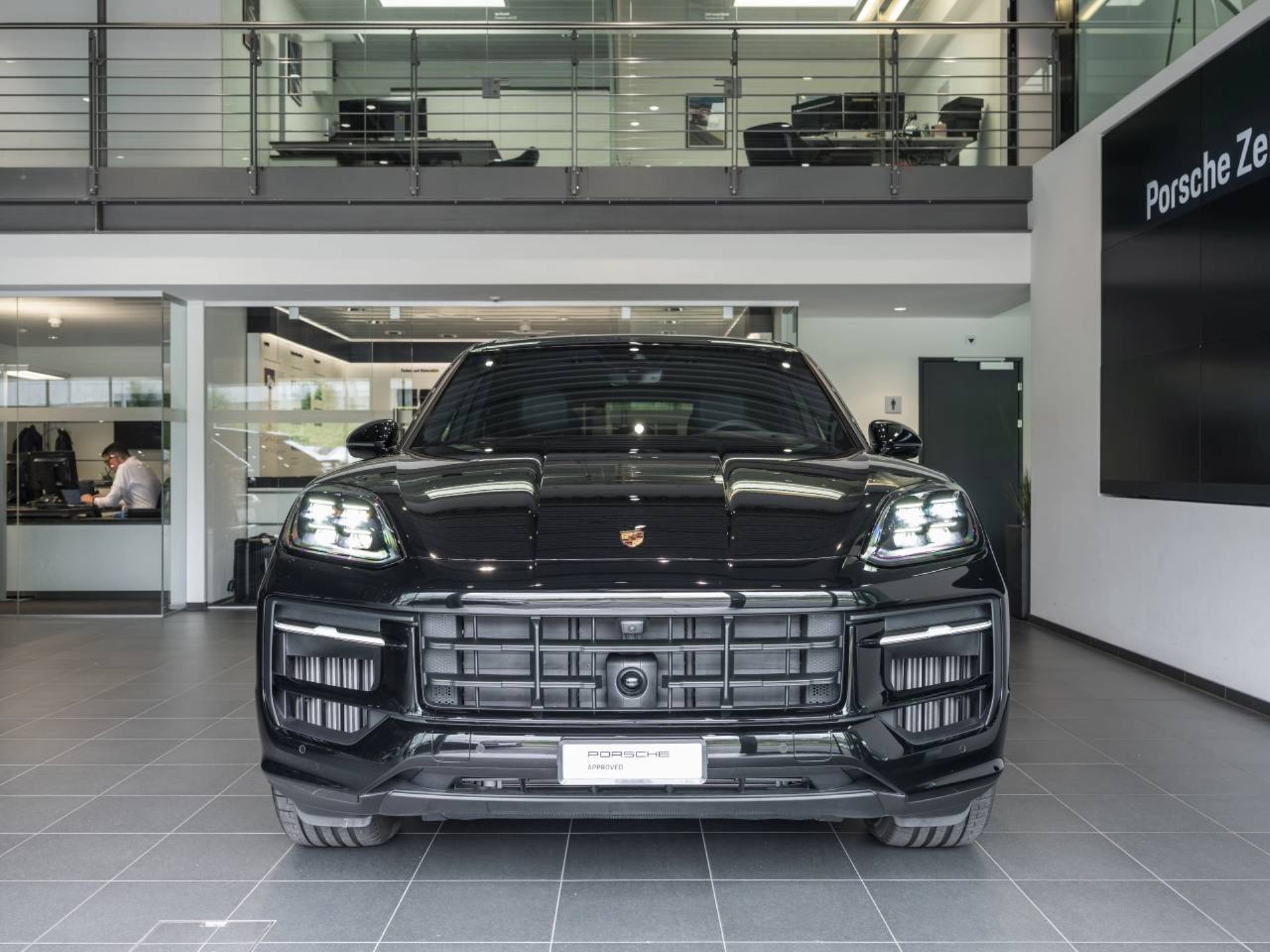 PORSCHE Cayenne E-Hybrid Black Edition-image-9