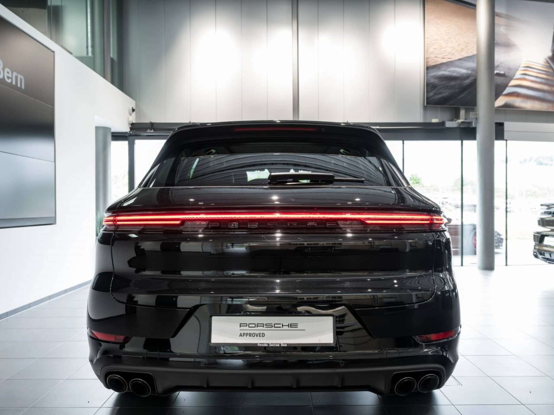 PORSCHE Cayenne E-Hybrid Black Edition-image-5