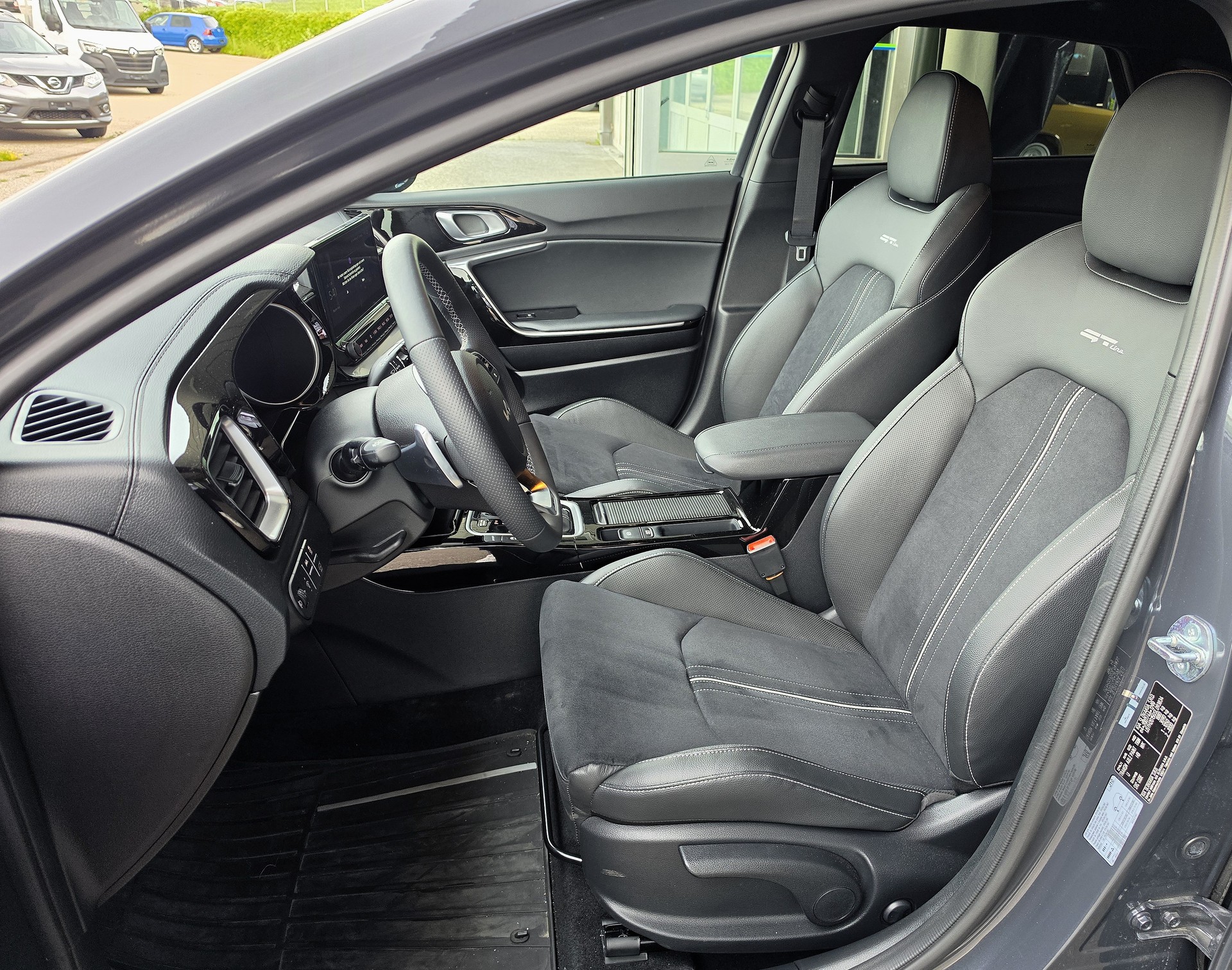 KIA ProCeed 1.5 T-GDi MHEV GT-Line DCT-image-9