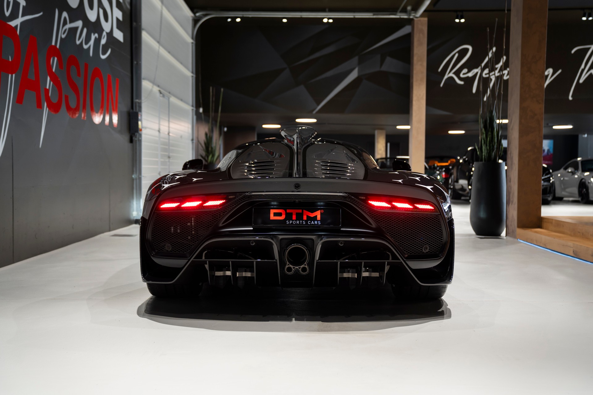 MERCEDES-BENZ AMG One-image-4