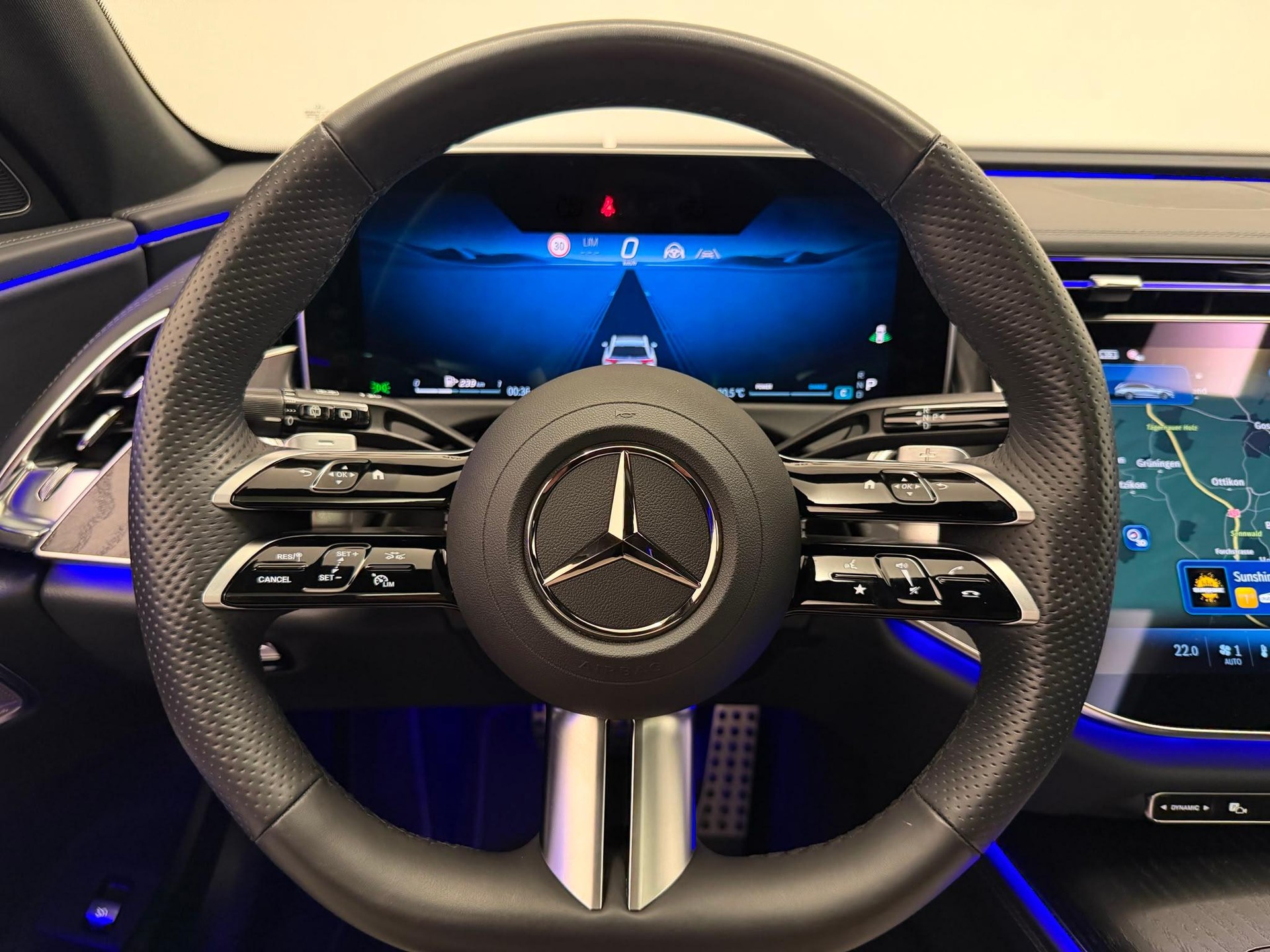 MERCEDES-BENZ E 450 AMG Line 4matic Kombi-image-23