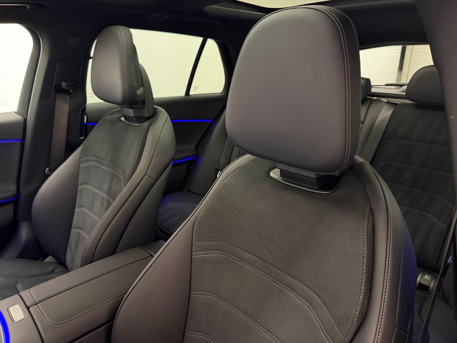 MERCEDES-BENZ E 450 AMG Line 4matic Kombi-image-14