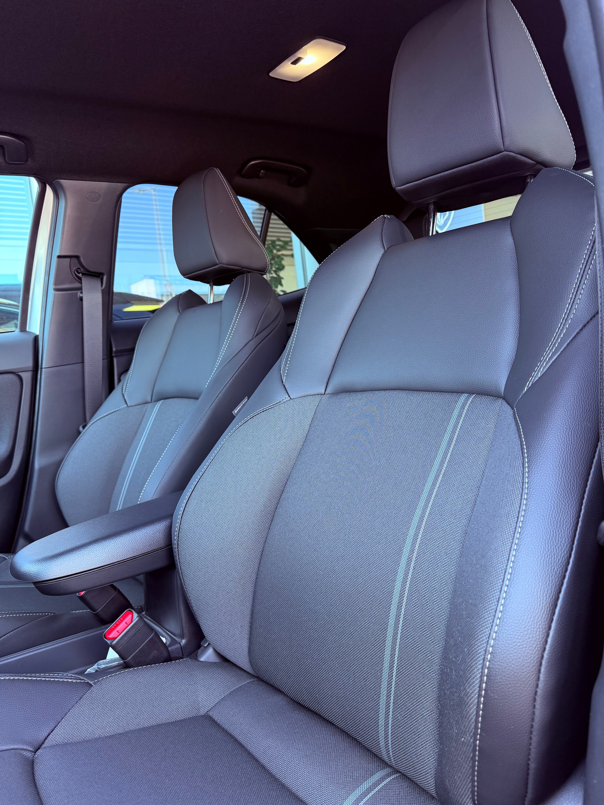 TOYOTA Yaris Cross 1.5 Premium AWDi e-CVT-image-13