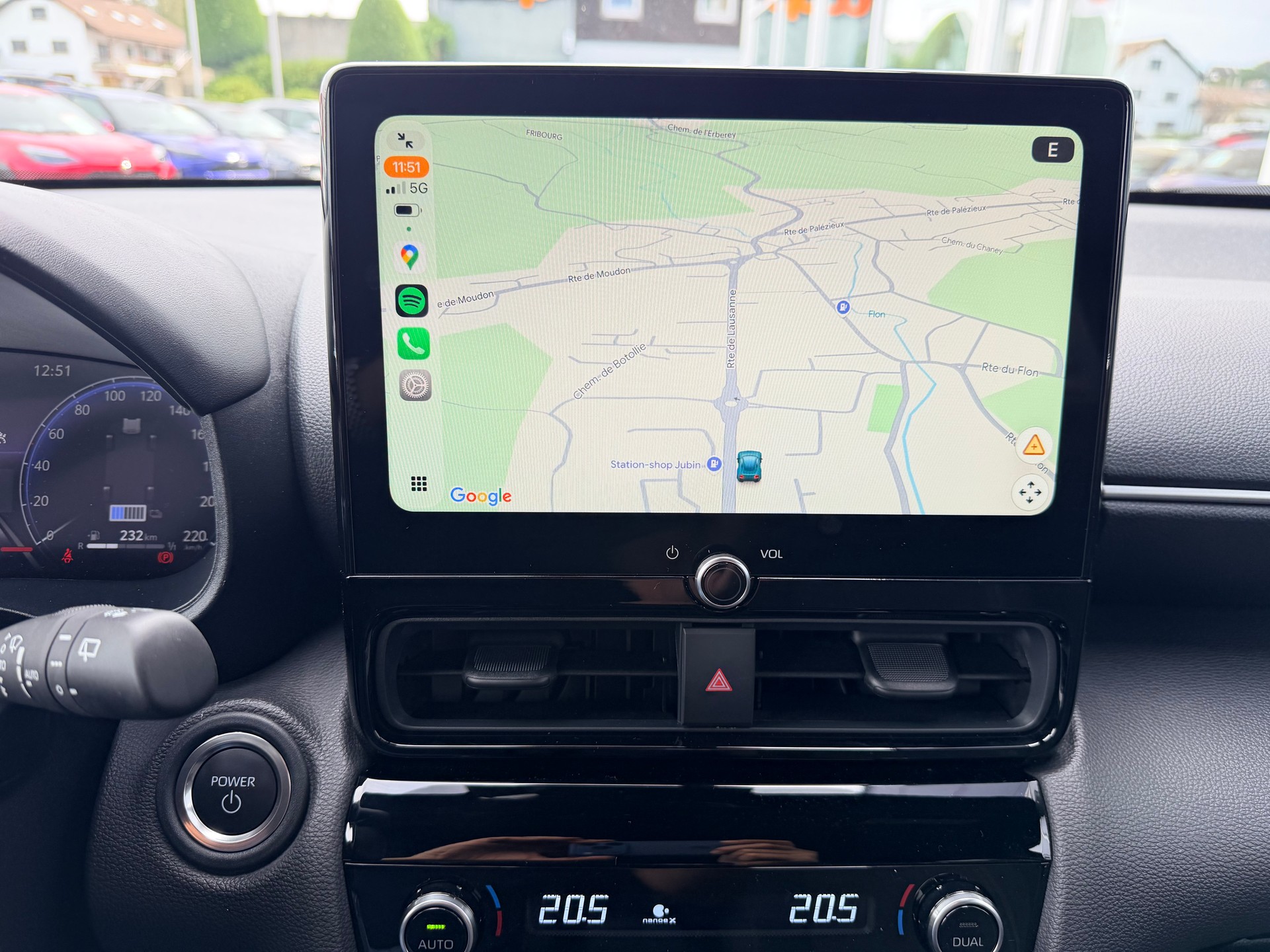 TOYOTA Yaris Cross 1.5 Premium AWDi e-CVT-image-21