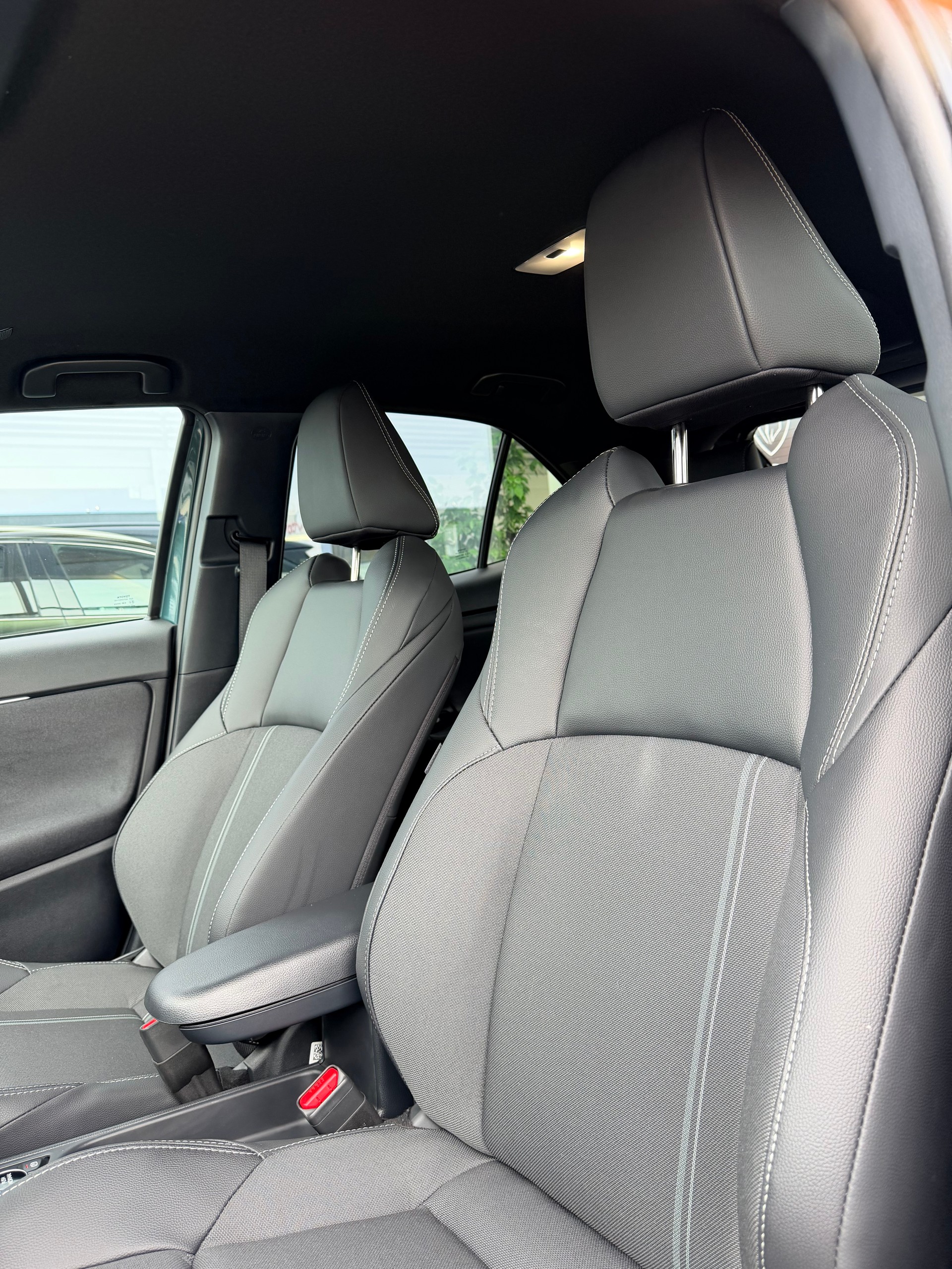 TOYOTA Yaris Cross 1.5 Premium AWDi e-CVT-image-13