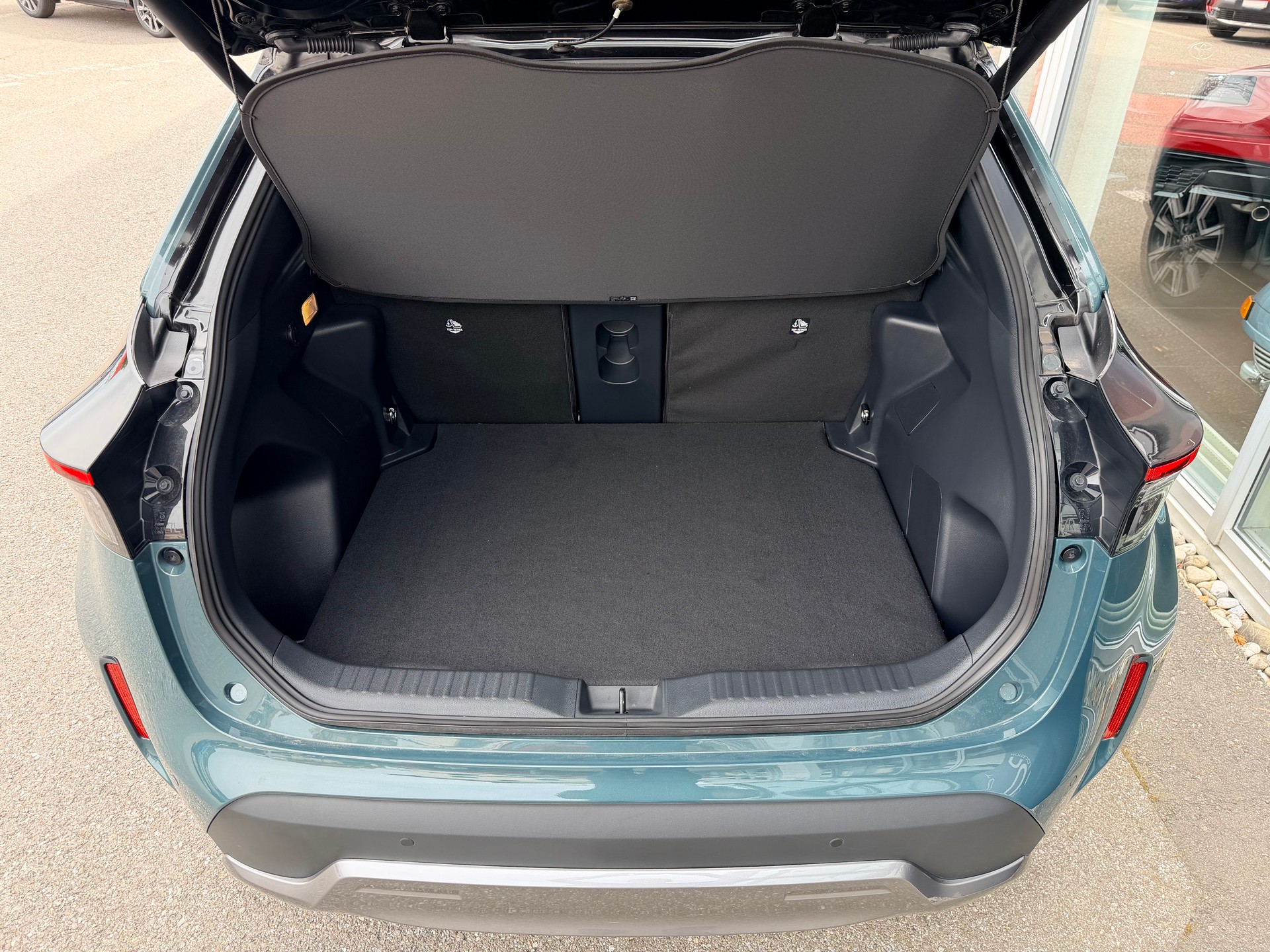 TOYOTA Yaris Cross 1.5 Premium AWDi e-CVT-image-9