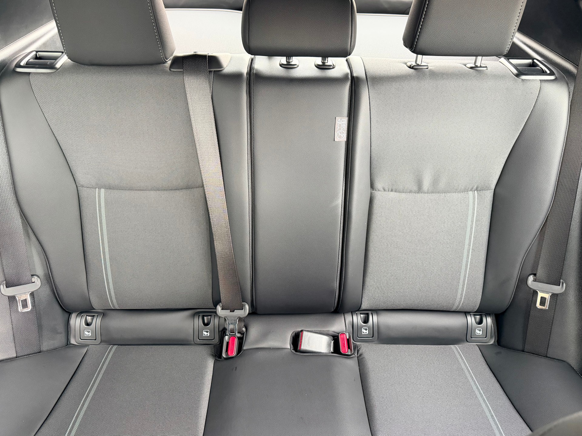 TOYOTA Yaris Cross 1.5 Premium AWDi e-CVT-image-16