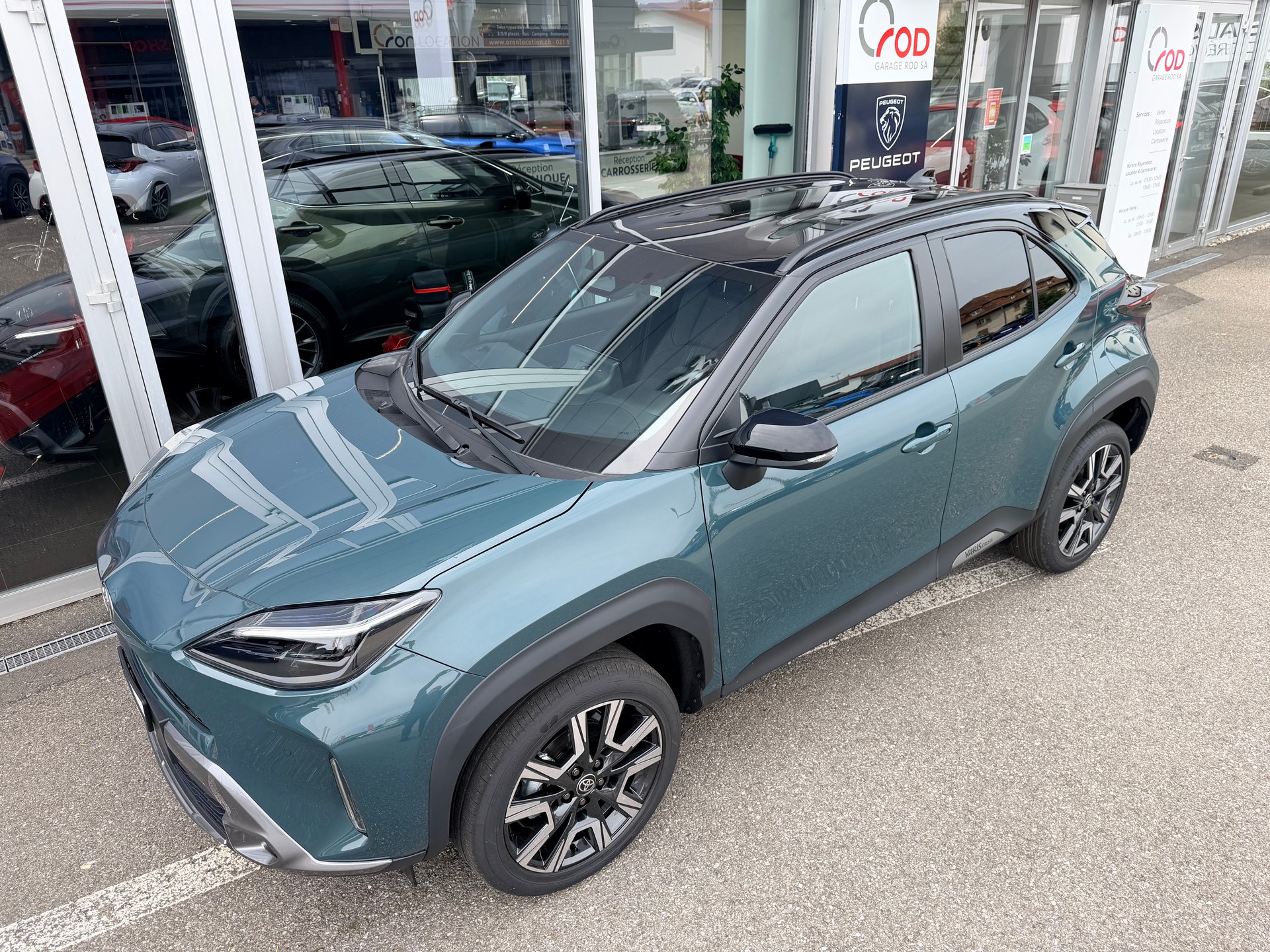 TOYOTA Yaris Cross 1.5 Premium AWDi e-CVT-image-30