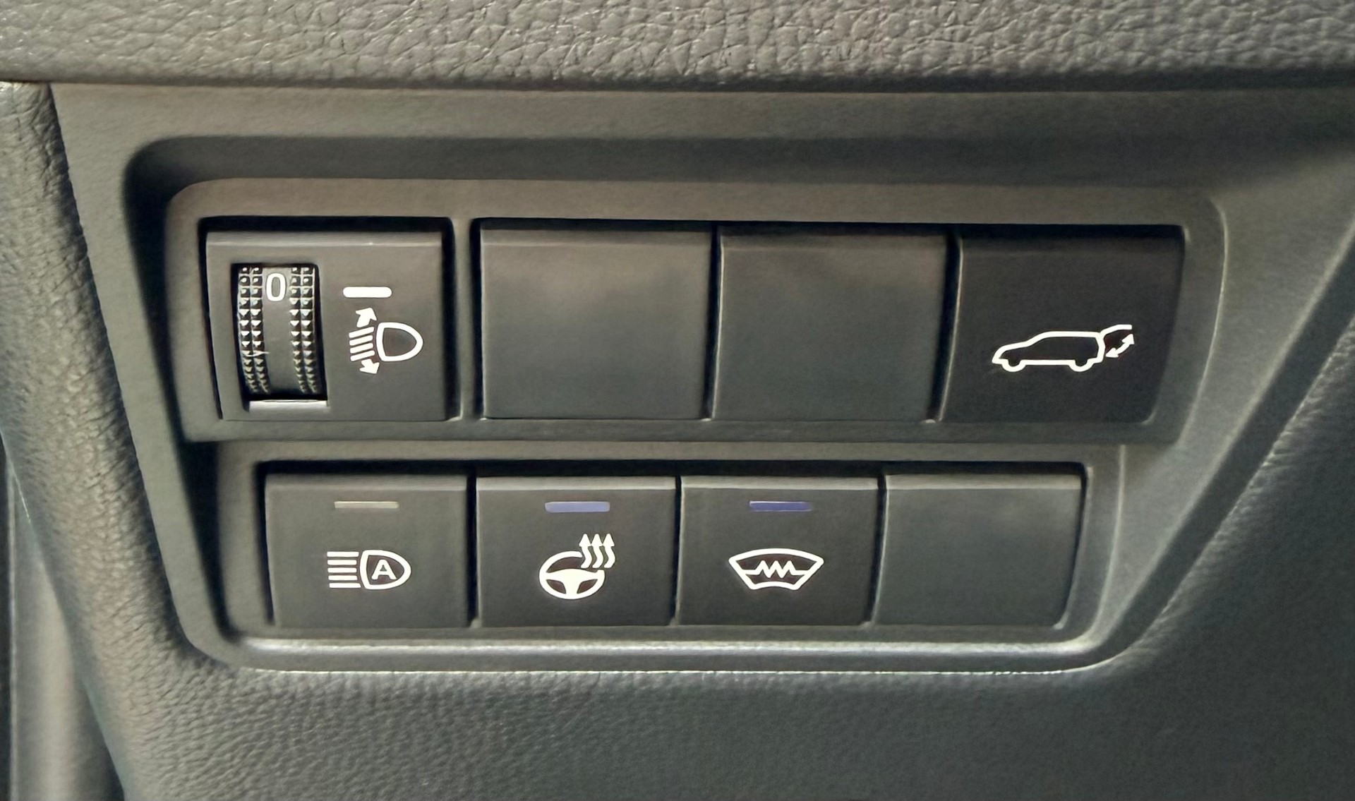 TOYOTA Yaris Cross 1.5 Premium AWDi e-CVT-image-25