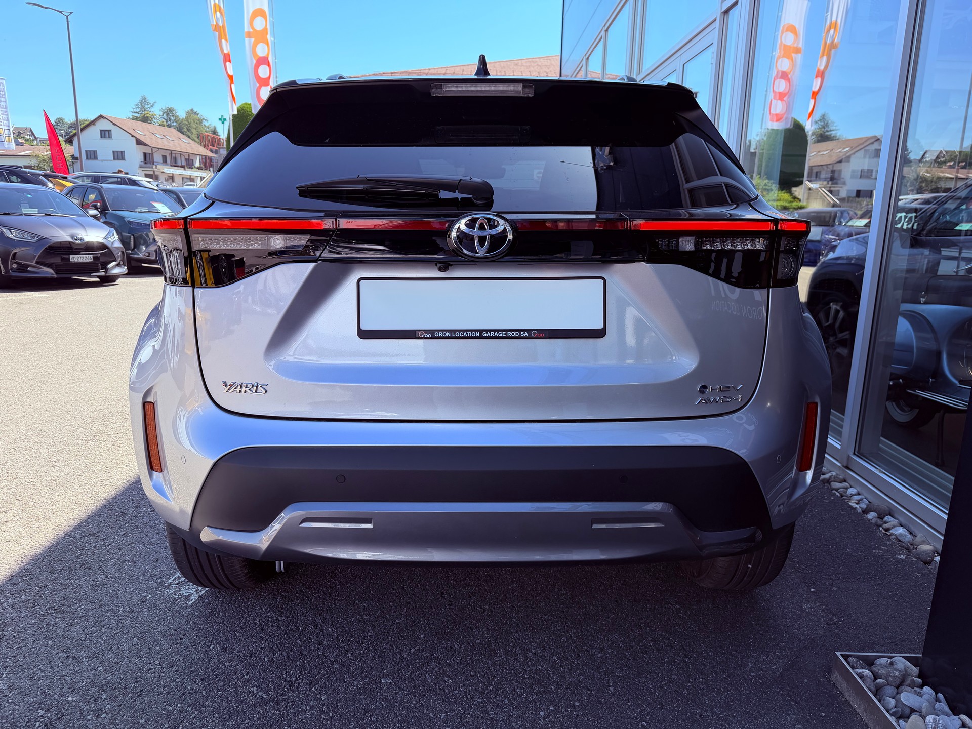 TOYOTA Yaris Cross 1.5 Premium AWDi e-CVT-image-5