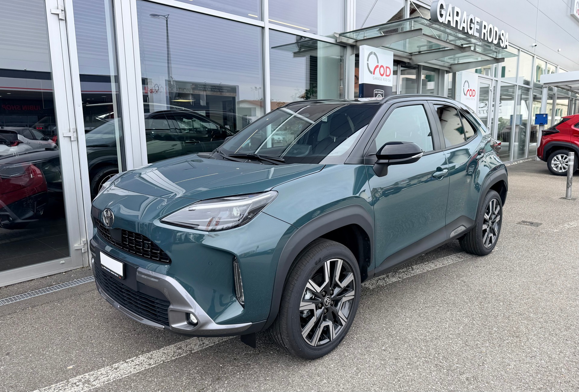 TOYOTA Yaris Cross 1.5 Premium AWDi e-CVT-image-0