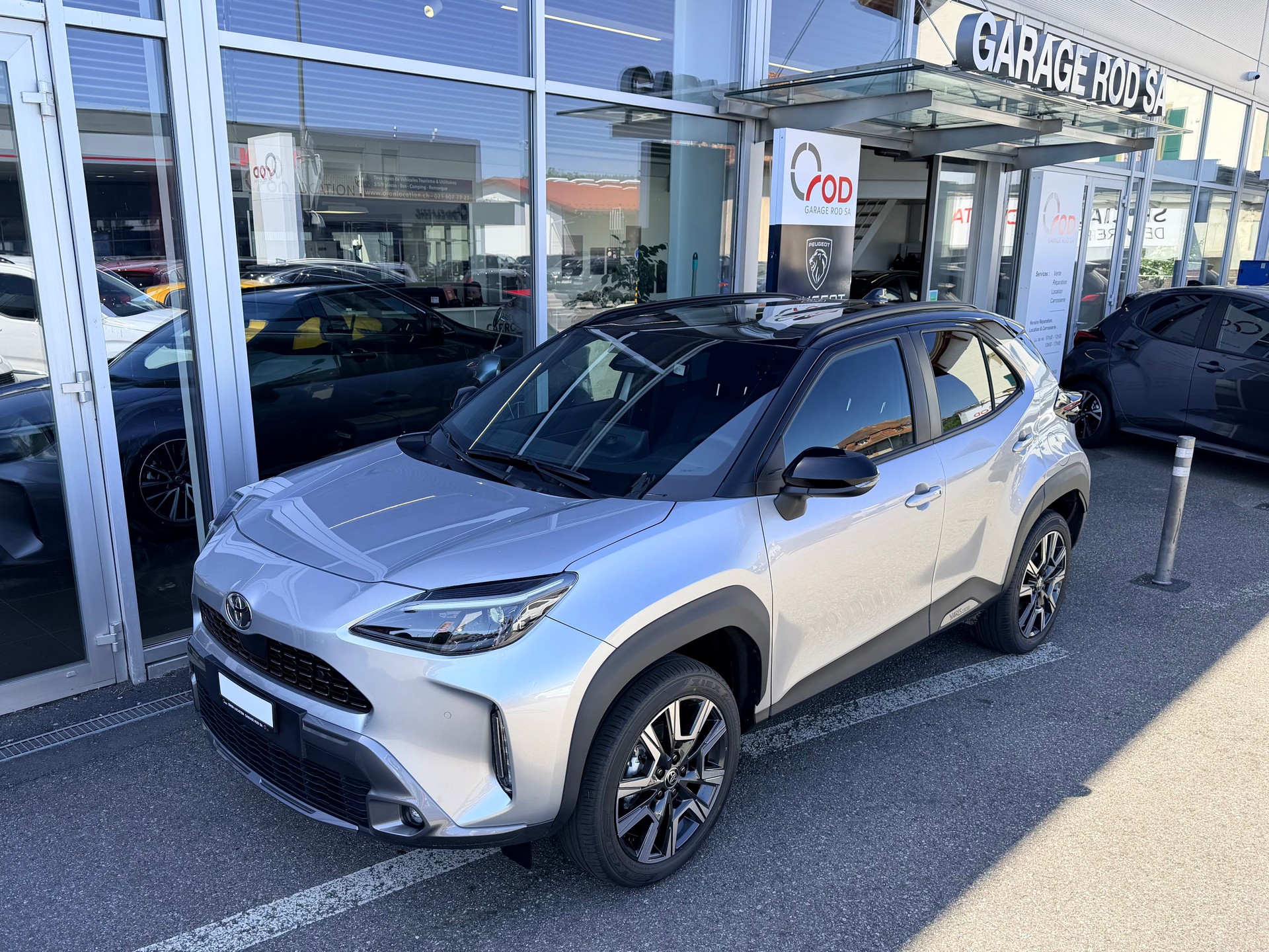 TOYOTA Yaris Cross 1.5 Premium AWDi e-CVT-image-0