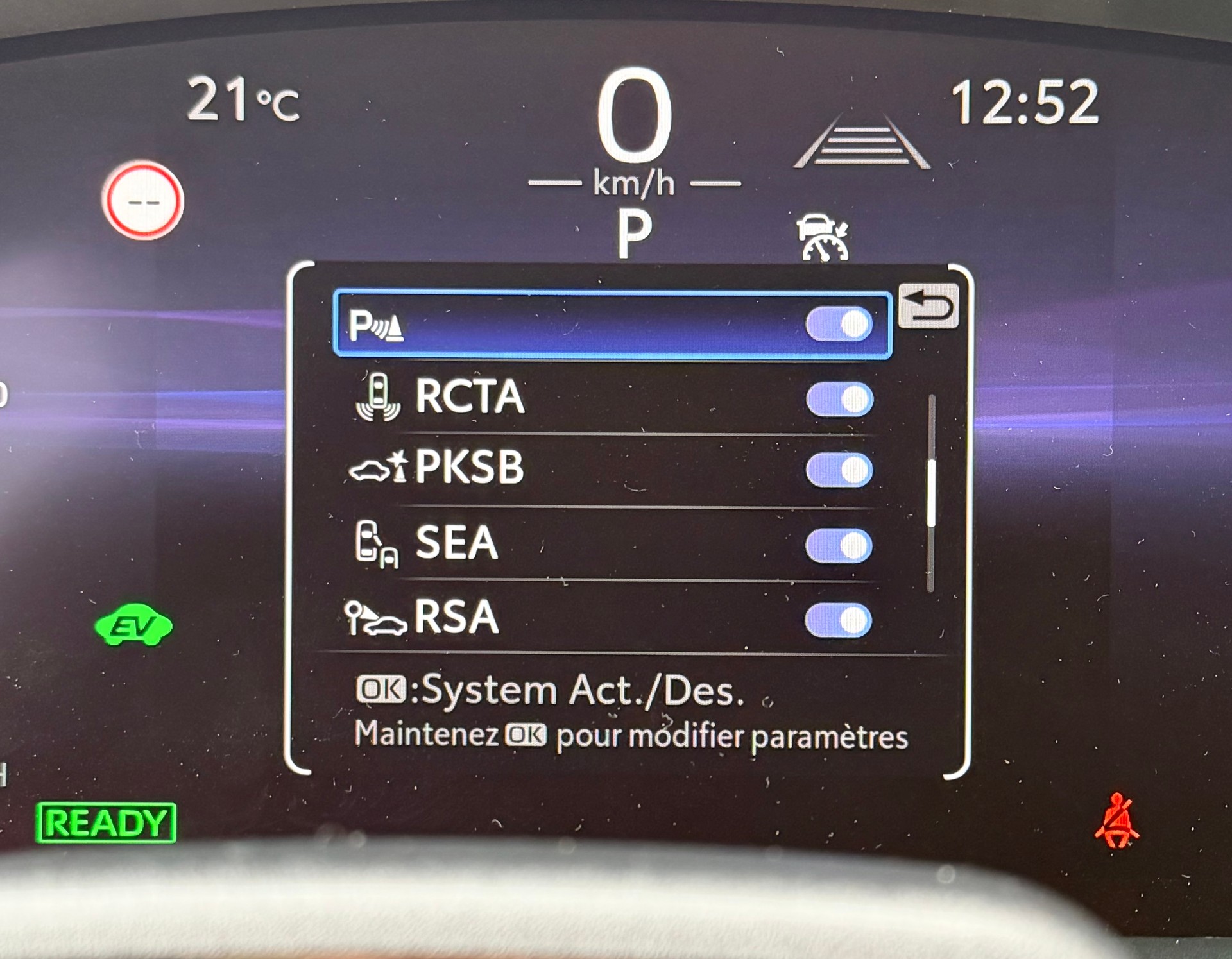TOYOTA Yaris Cross 1.5 Premium AWDi e-CVT-image-29