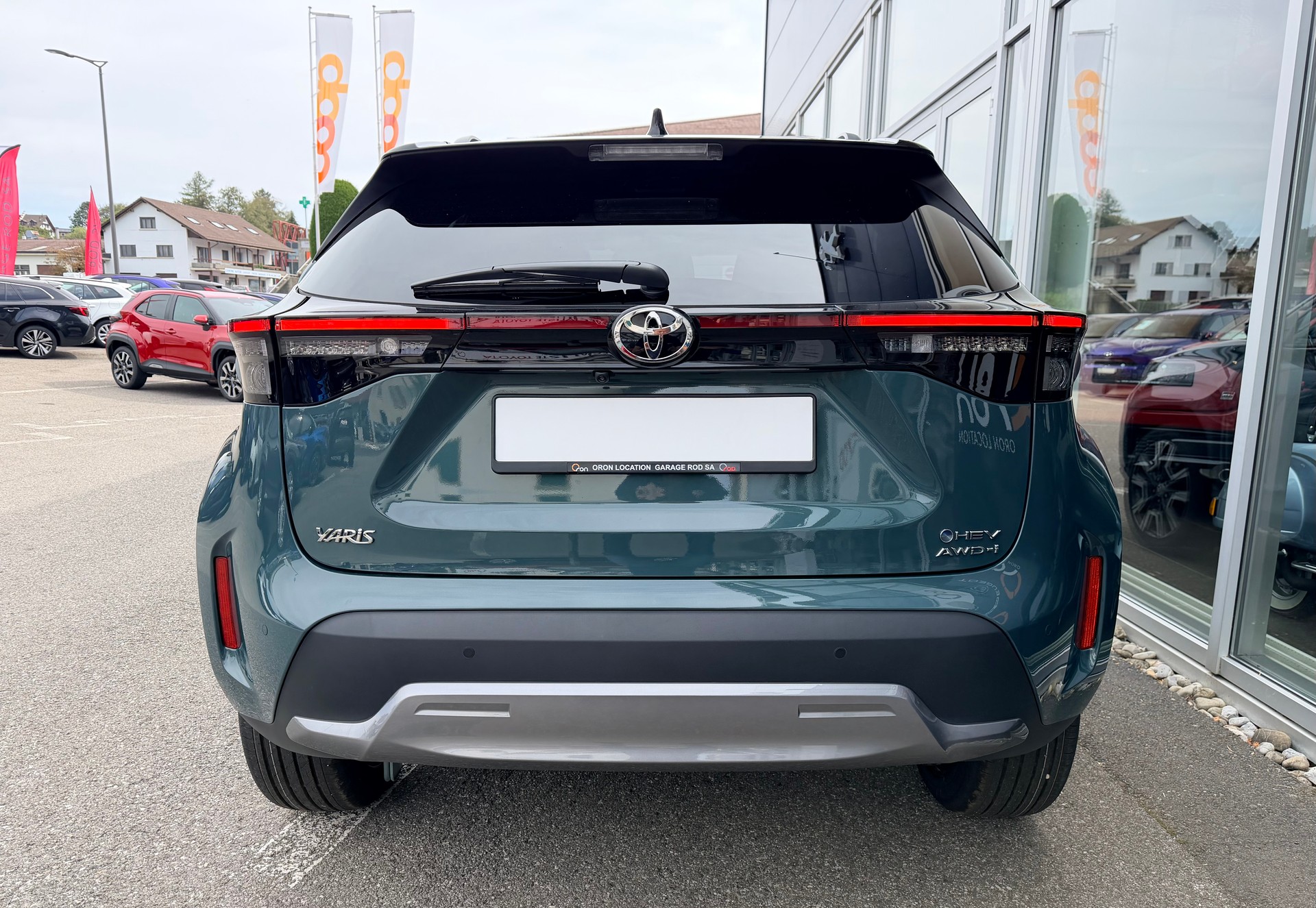 TOYOTA Yaris Cross 1.5 Premium AWDi e-CVT-image-4