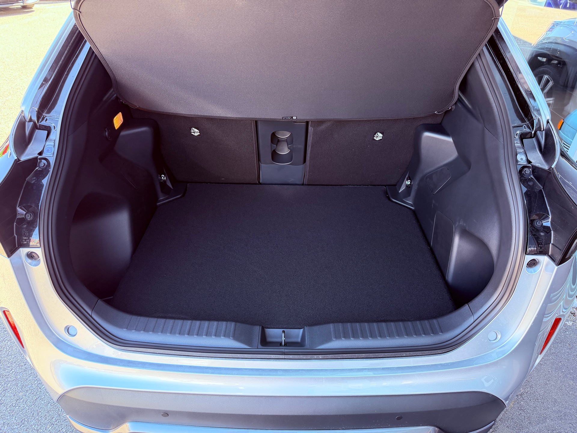 TOYOTA Yaris Cross 1.5 Premium AWDi e-CVT-image-10